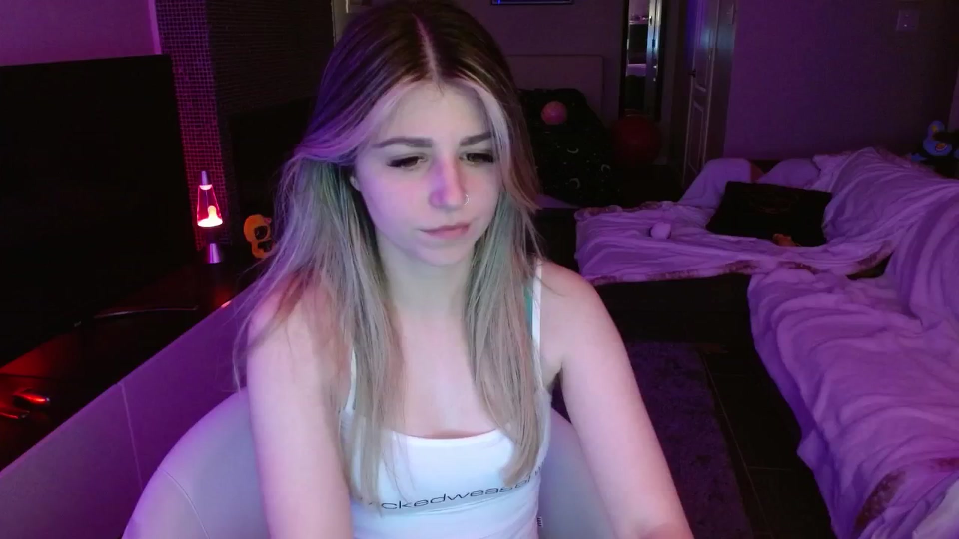 Gallery image thumbnail from Serafina's myfreecams stream on, 08/21/2024, 05:07 image 18 of 20