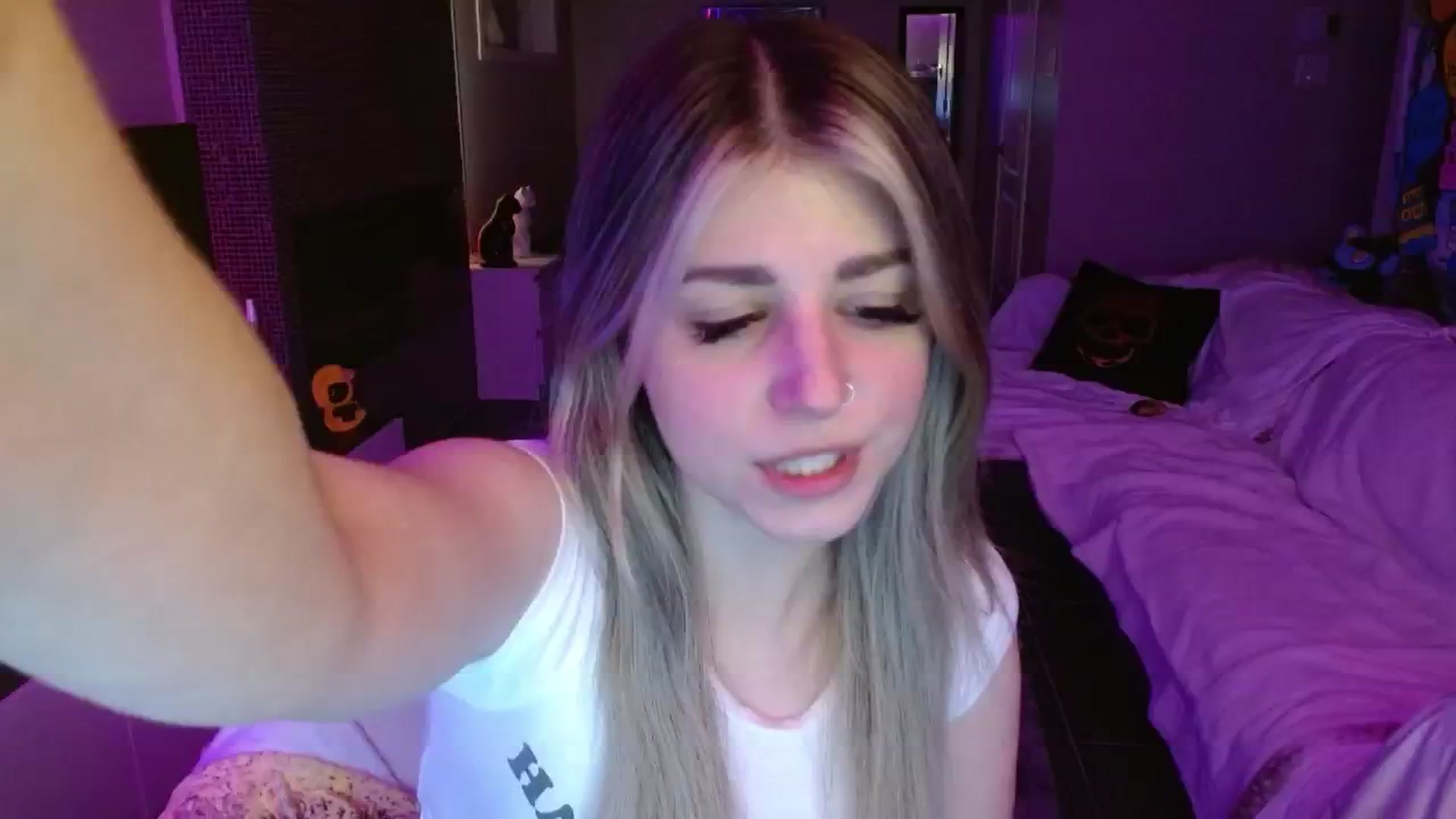 Gallery image thumbnail from Serafina's myfreecams stream on, 08/22/2024, 03:51 image 11 of 20