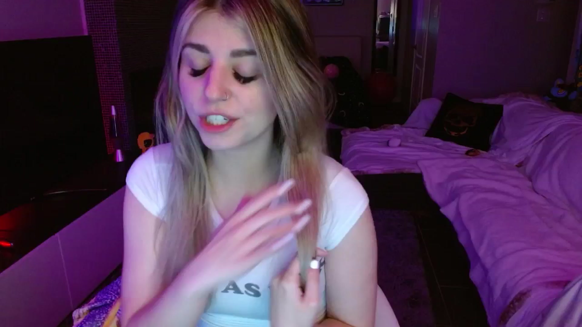 Gallery image thumbnail from Serafina's myfreecams stream on, 08/22/2024, 03:51 image 6 of 20