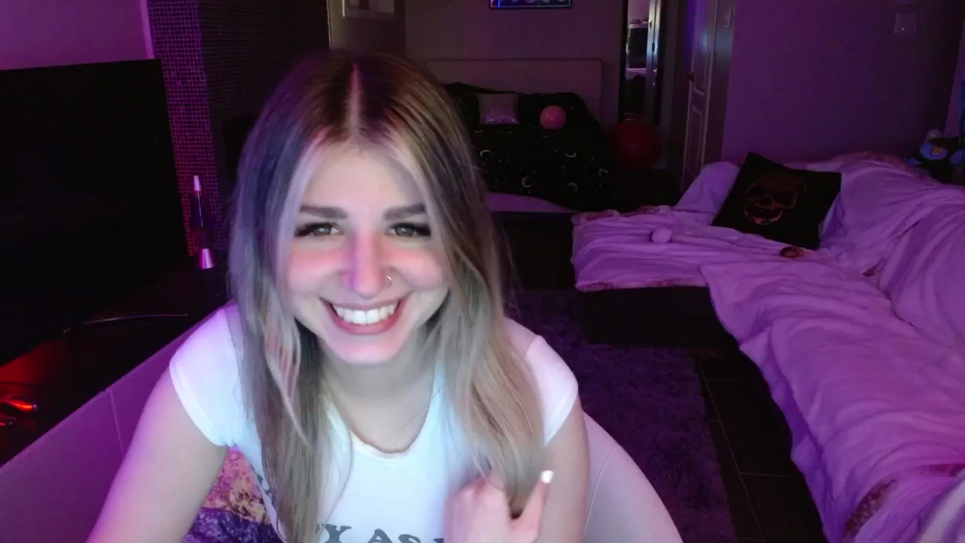 Gallery image thumbnail from Serafina's myfreecams stream on, 08/22/2024, 03:51 image 12 of 20