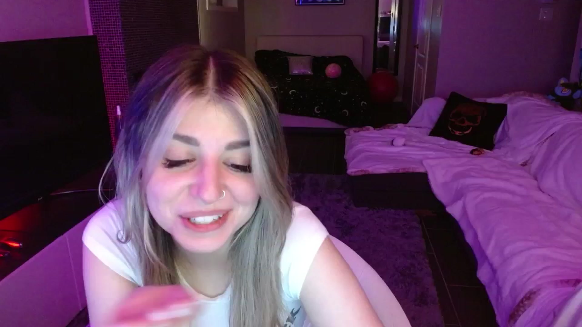 Gallery image thumbnail from Serafina's myfreecams stream on, 08/22/2024, 03:51 image 13 of 20