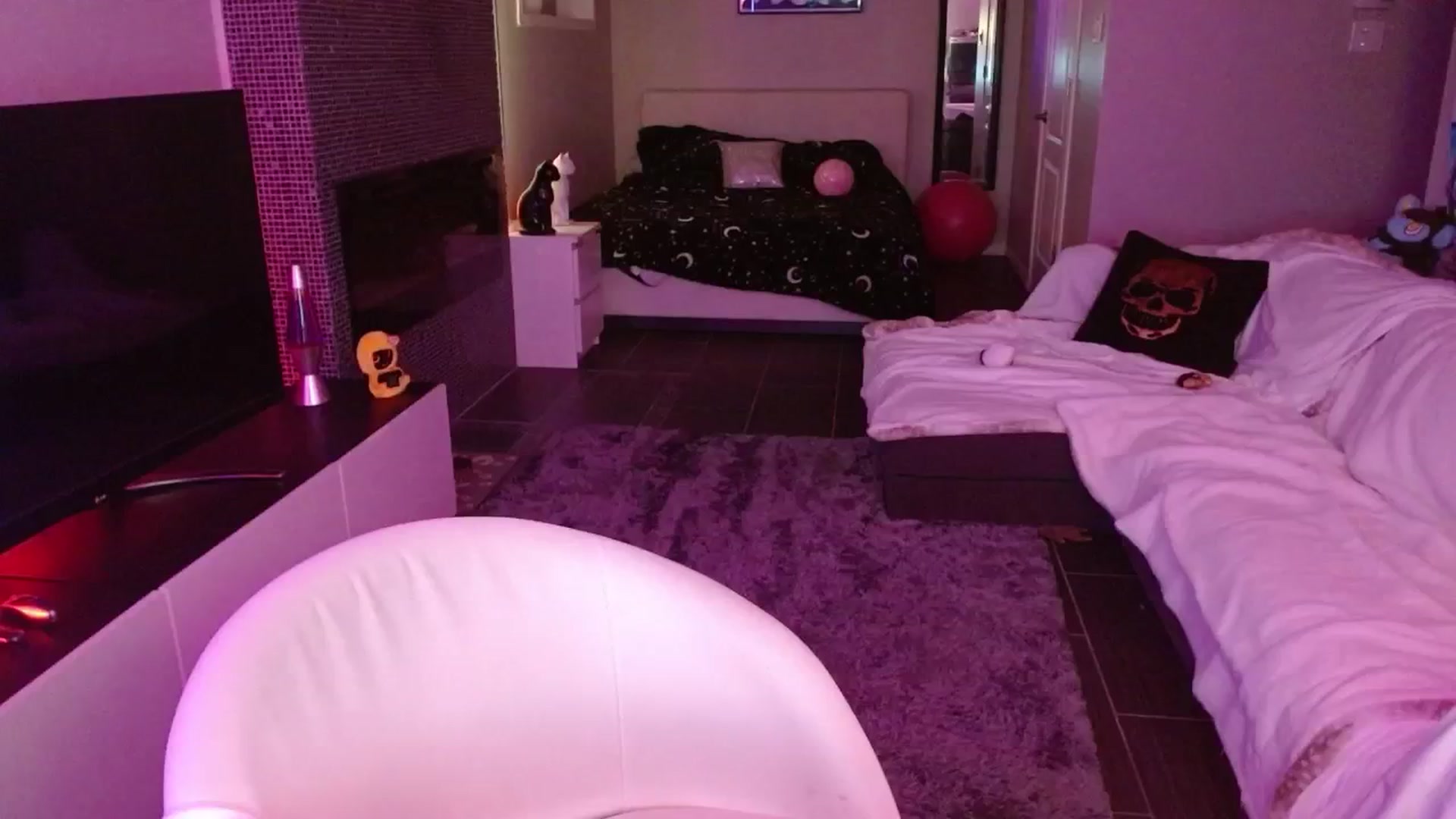 Gallery image thumbnail from Serafina's myfreecams stream on, 08/22/2024, 03:51 image 15 of 20