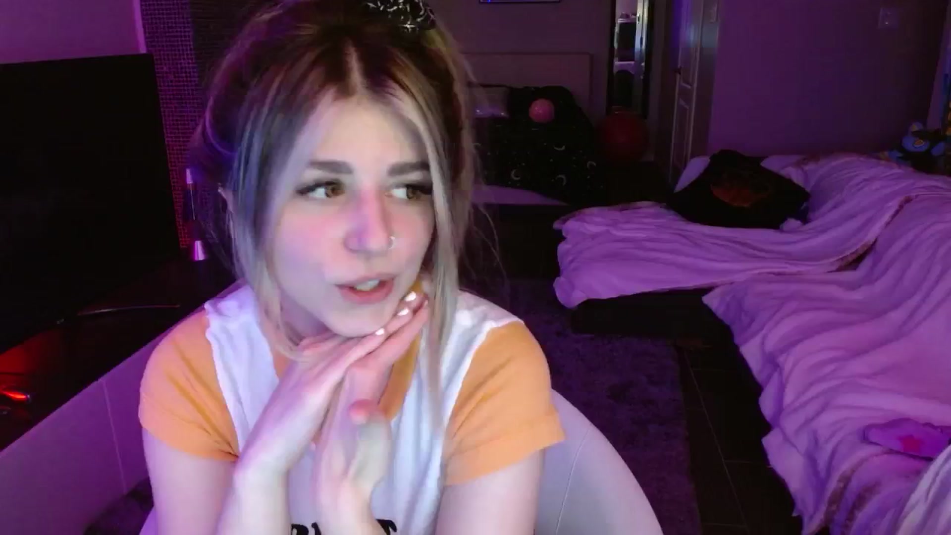 Gallery image thumbnail from Serafina's myfreecams stream on, 08/22/2024, 06:02 image 4 of 20