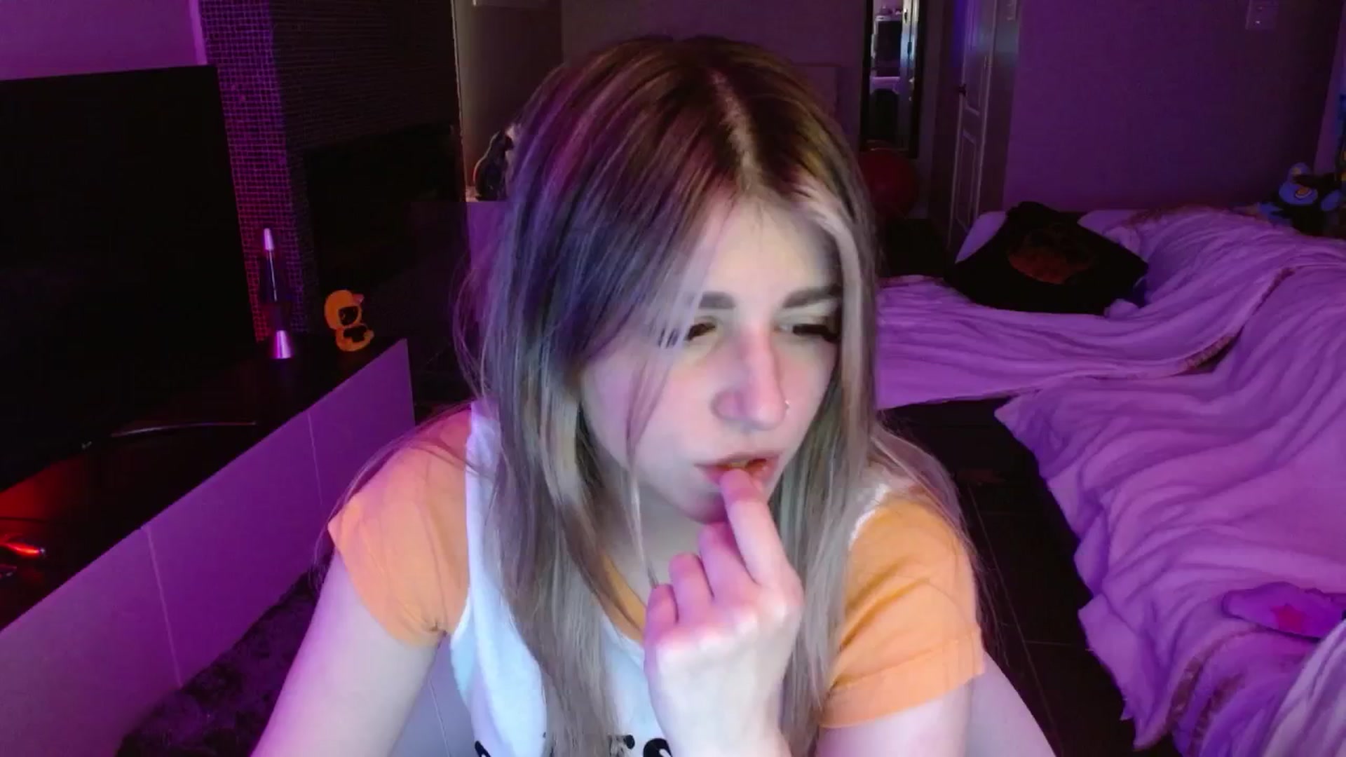 Gallery image thumbnail from Serafina's myfreecams stream on, 08/22/2024, 06:02 image 16 of 20