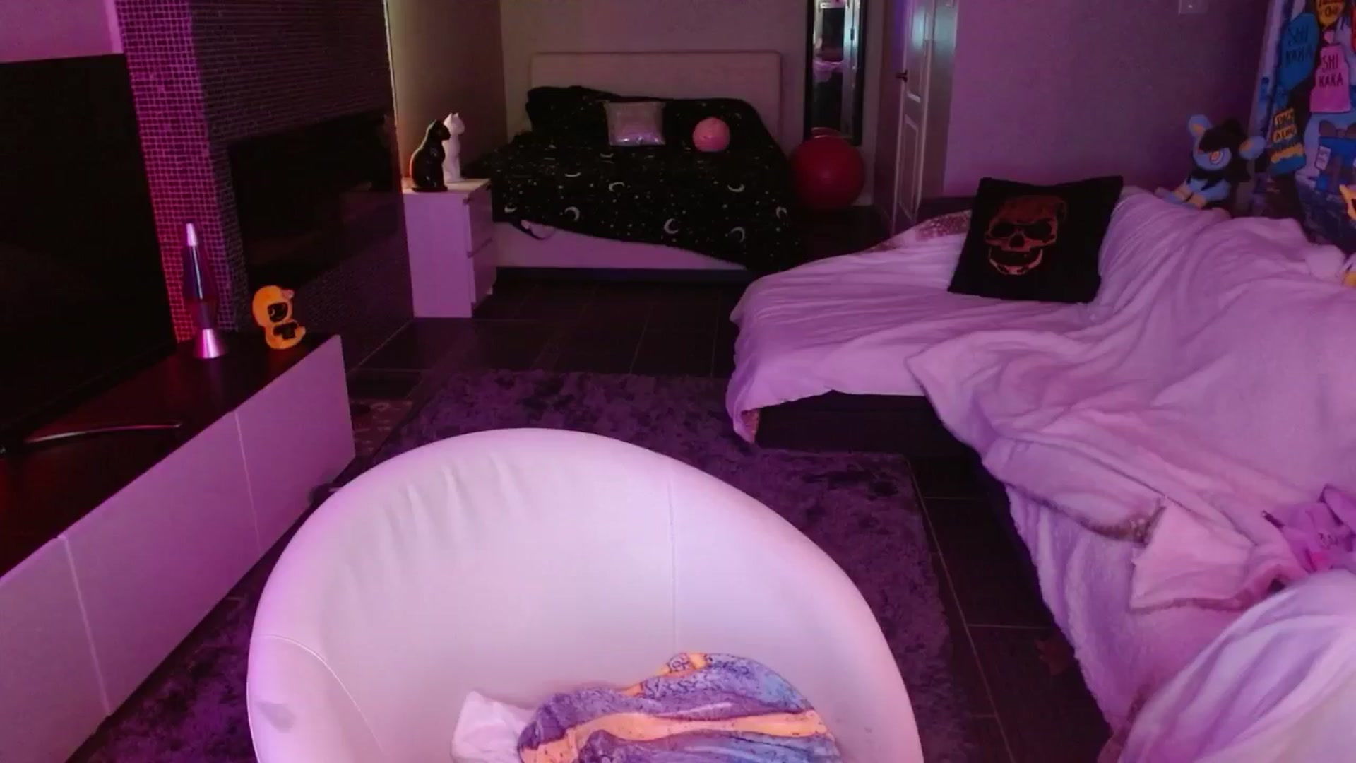 Gallery image thumbnail from Serafina's myfreecams stream on, 08/28/2024, 02:33 image 17 of 20