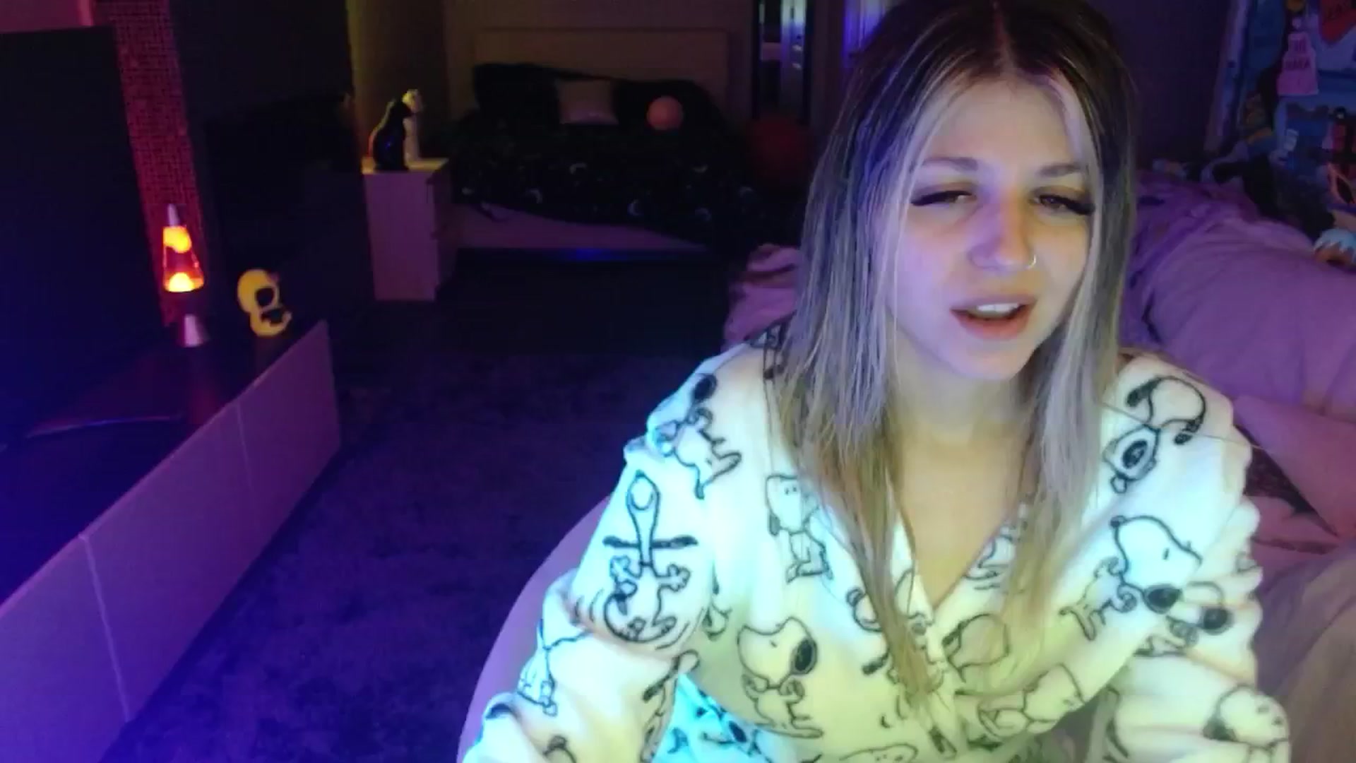 Gallery image thumbnail from Serafina's myfreecams stream on, 08/28/2024, 08:13 image 2 of 20