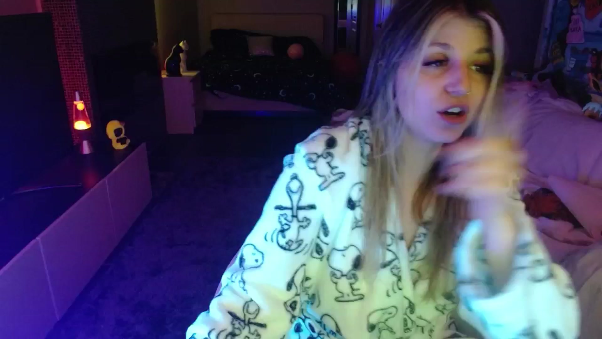 Gallery image thumbnail from Serafina's myfreecams stream on, 08/28/2024, 08:13 image 3 of 20