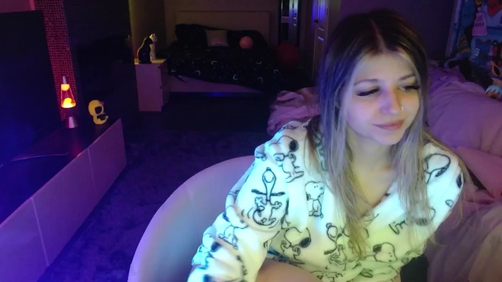 Gallery image thumbnail from Serafina's myfreecams stream on, 08/28/2024, 08:13 image 1 of 20