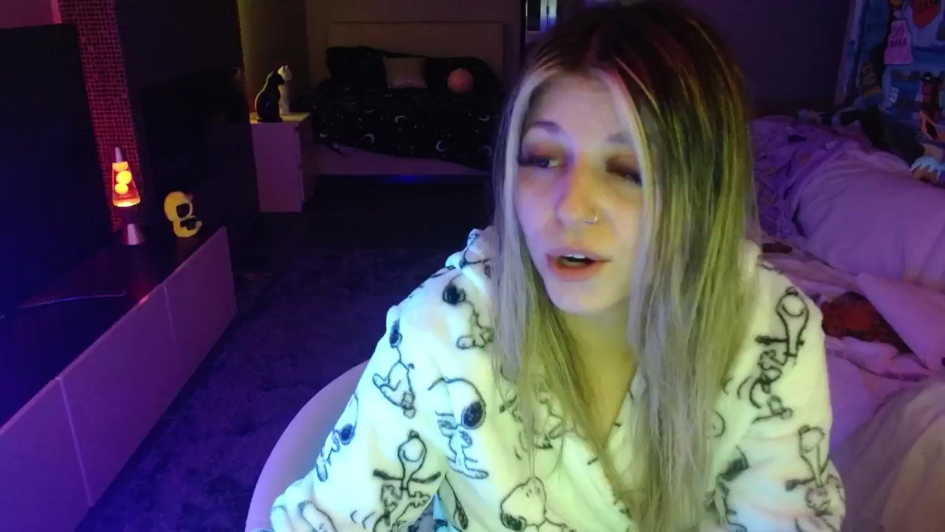 Gallery image thumbnail from Serafina's myfreecams stream on, 08/28/2024, 08:13 image 6 of 20