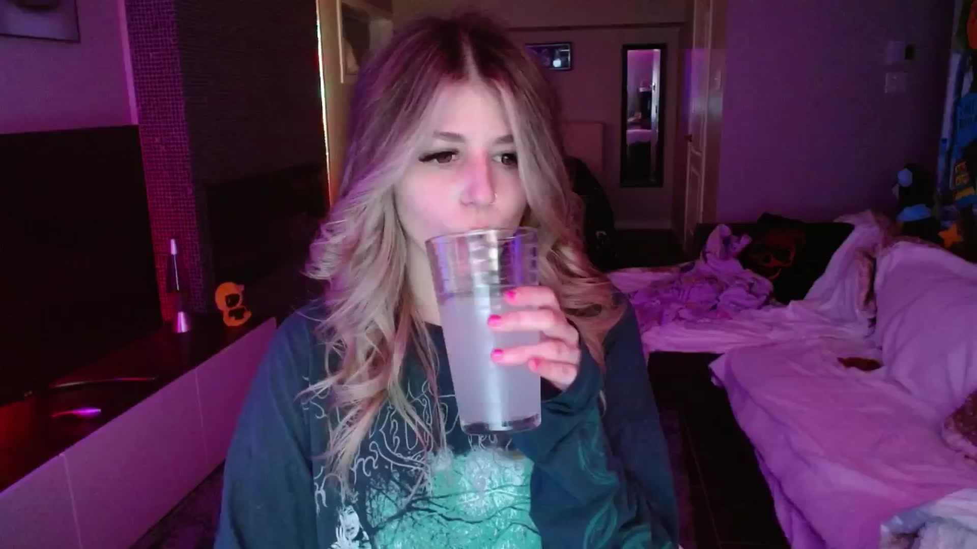 Gallery image thumbnail from Serafina's myfreecams stream on, 09/04/2024, 01:30 image 4 of 20