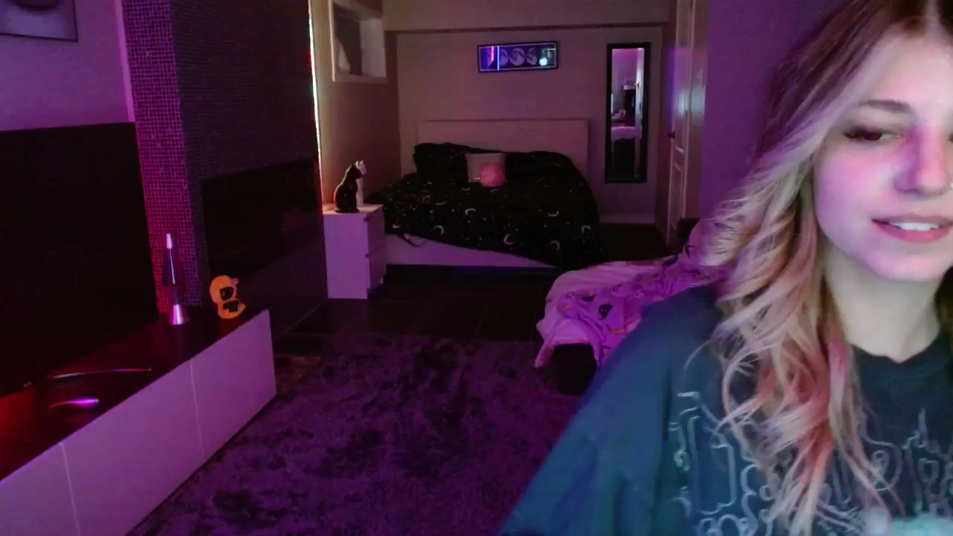 Gallery image thumbnail from Serafina's myfreecams stream on, 09/04/2024, 01:30 image 5 of 20