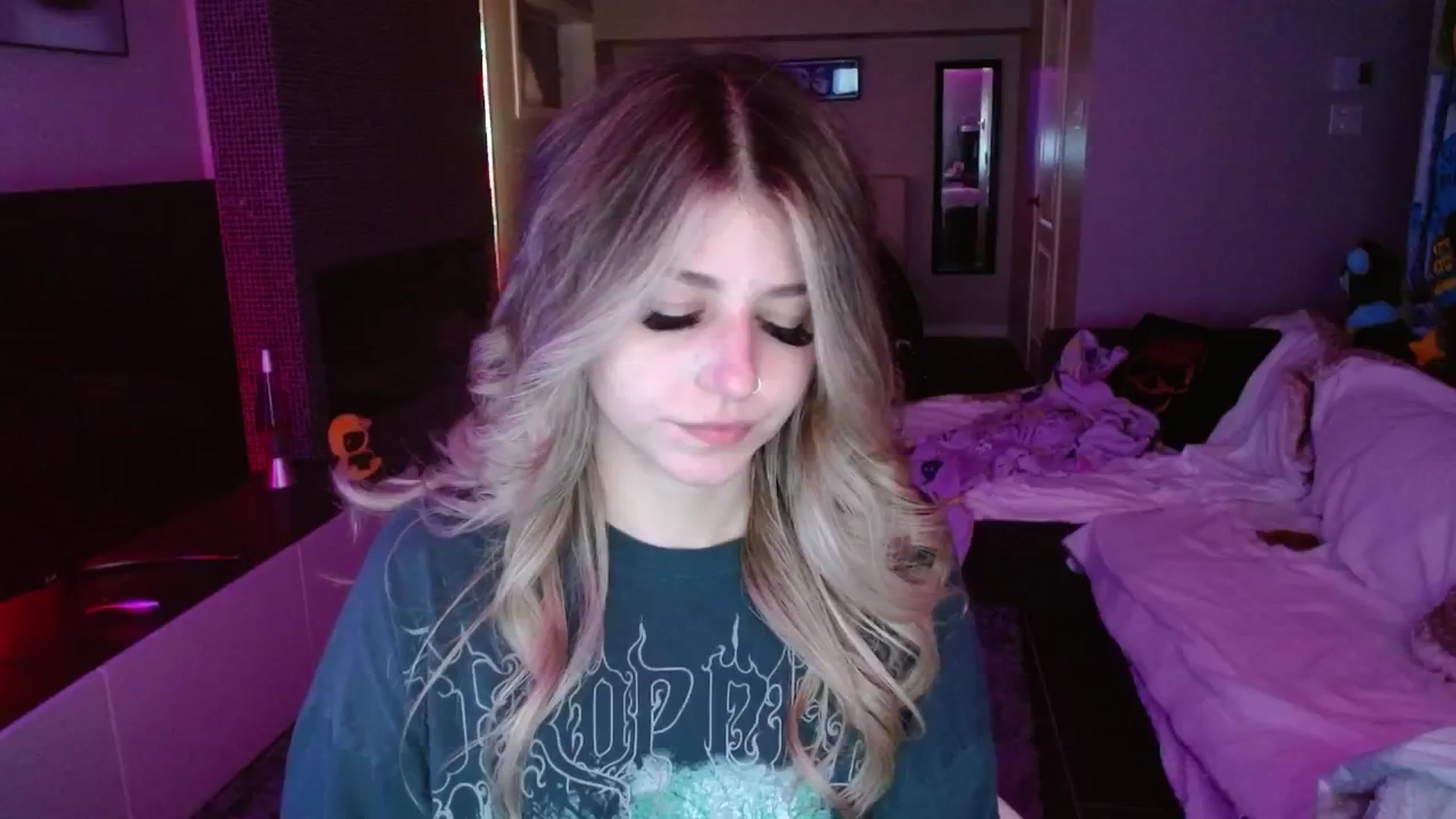 Gallery image thumbnail from Serafina's myfreecams stream on, 09/04/2024, 01:30 image 15 of 20