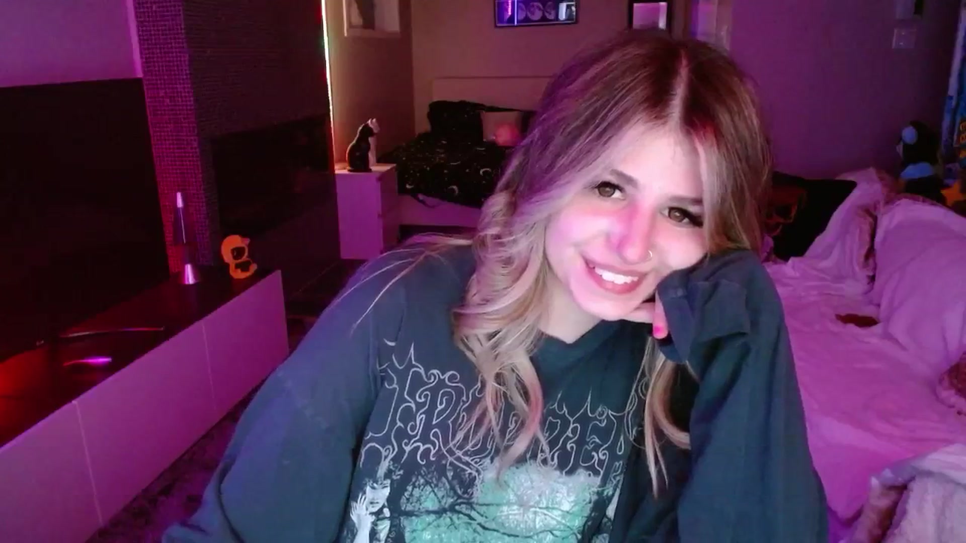 Gallery image thumbnail from Serafina's myfreecams stream on, 09/04/2024, 02:05 image 19 of 20