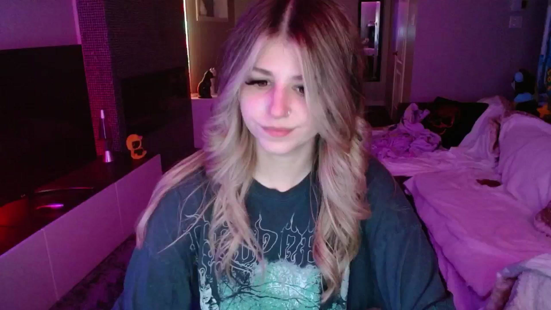 Gallery image thumbnail from Serafina's myfreecams stream on, 09/04/2024, 02:05 image 14 of 20