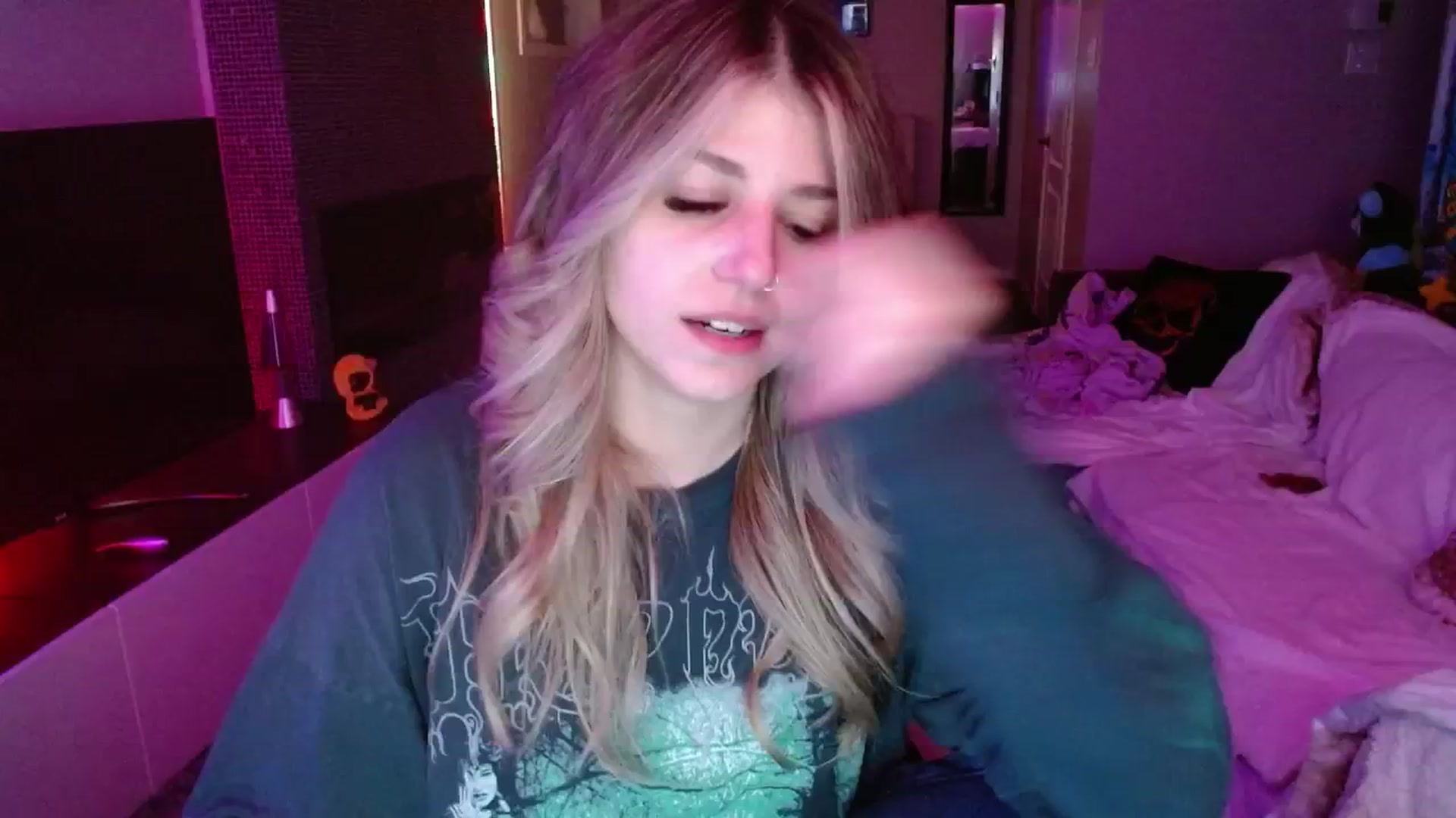 Gallery image thumbnail from Serafina's myfreecams stream on, 09/04/2024, 02:05 image 9 of 20