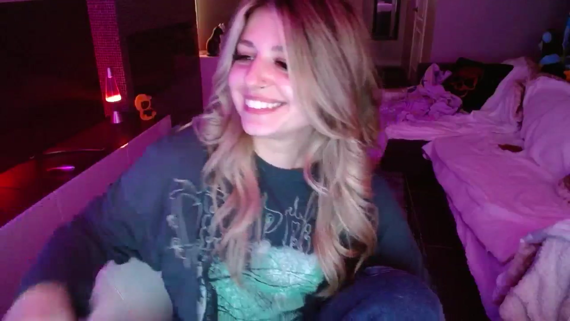 Gallery image thumbnail from Serafina's myfreecams stream on, 09/04/2024, 04:44 image 16 of 20
