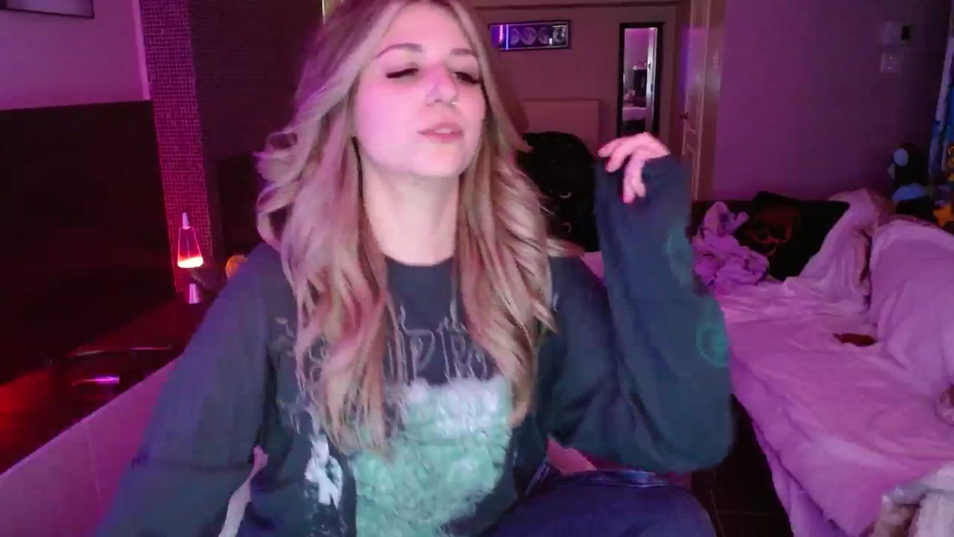 Gallery image thumbnail from Serafina's myfreecams stream on, 09/04/2024, 04:44 image 13 of 20