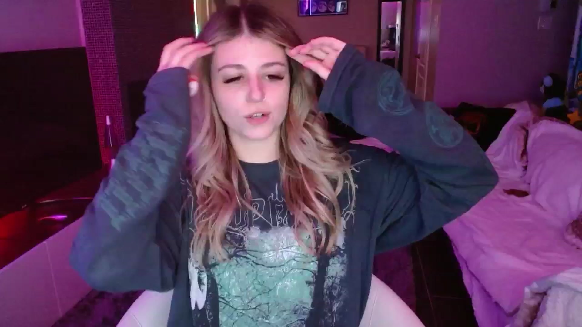 Gallery image thumbnail from Serafina's myfreecams stream on, 09/04/2024, 04:44 image 3 of 20