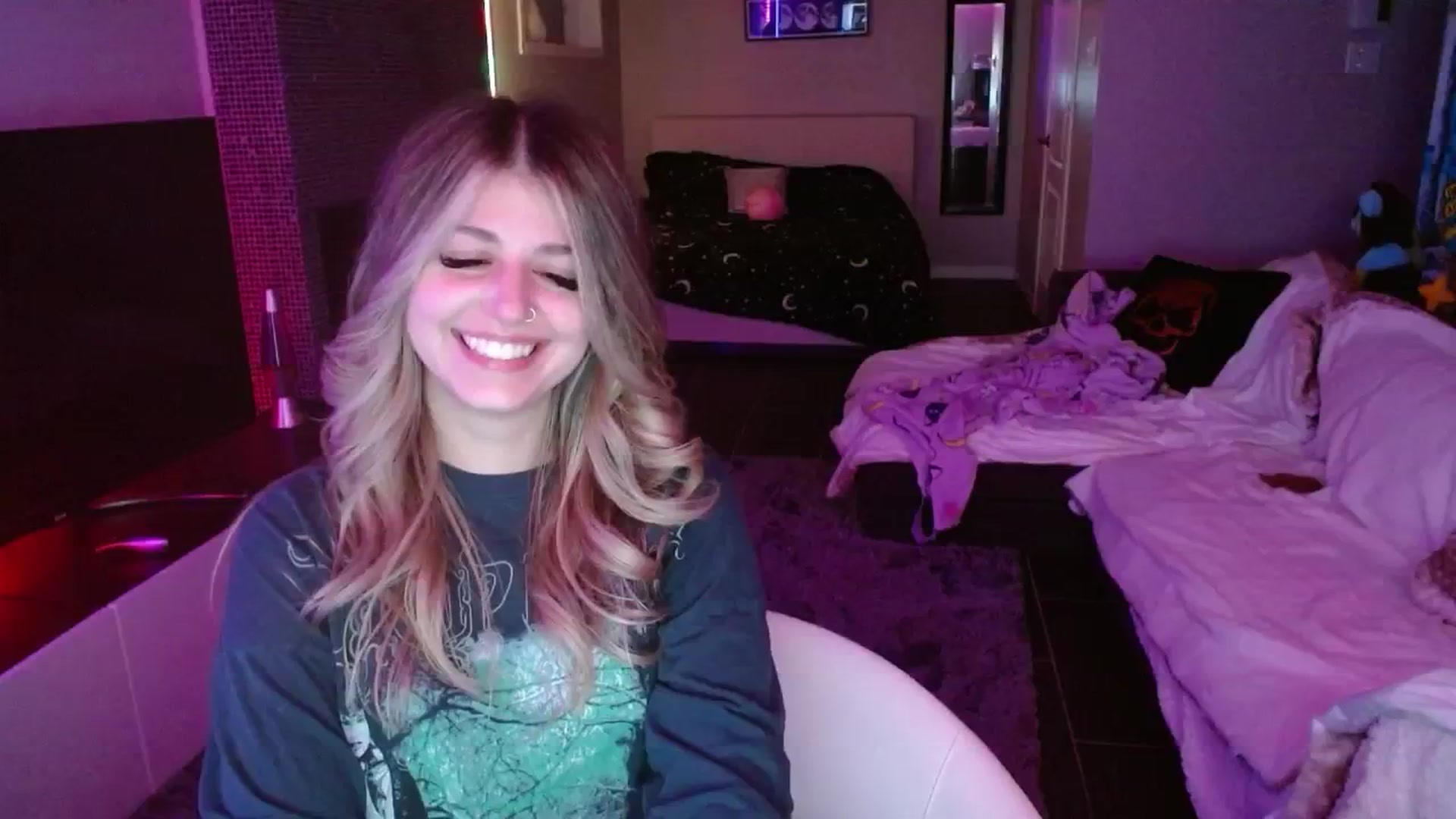 Gallery image thumbnail from Serafina's myfreecams stream on, 09/04/2024, 04:44 image 6 of 20