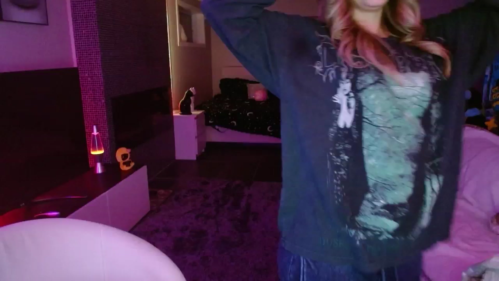 Gallery image thumbnail from Serafina's myfreecams stream on, 09/04/2024, 04:44 image 8 of 20
