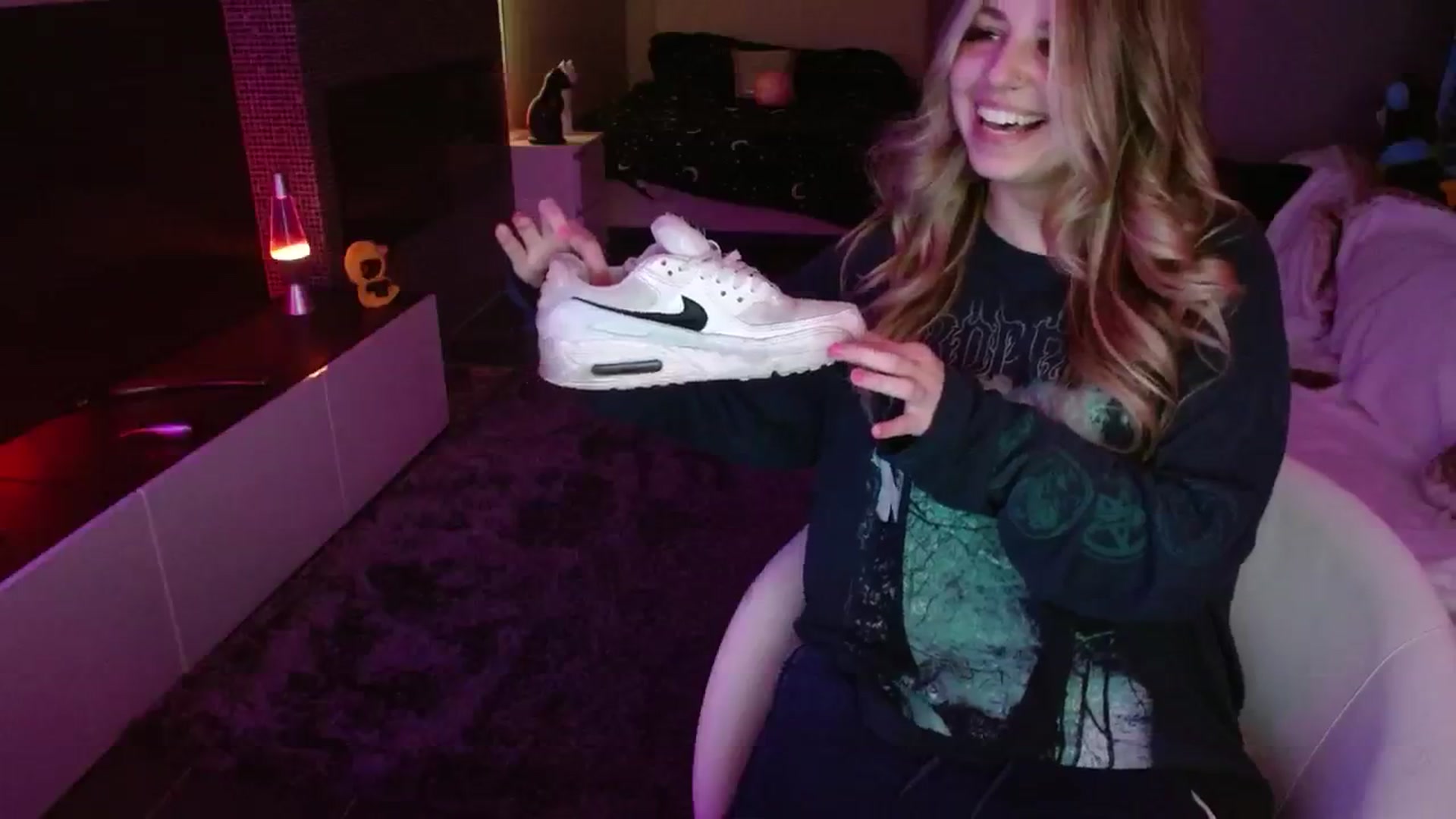 Gallery image thumbnail from Serafina's myfreecams stream on, 09/04/2024, 04:44 image 17 of 20