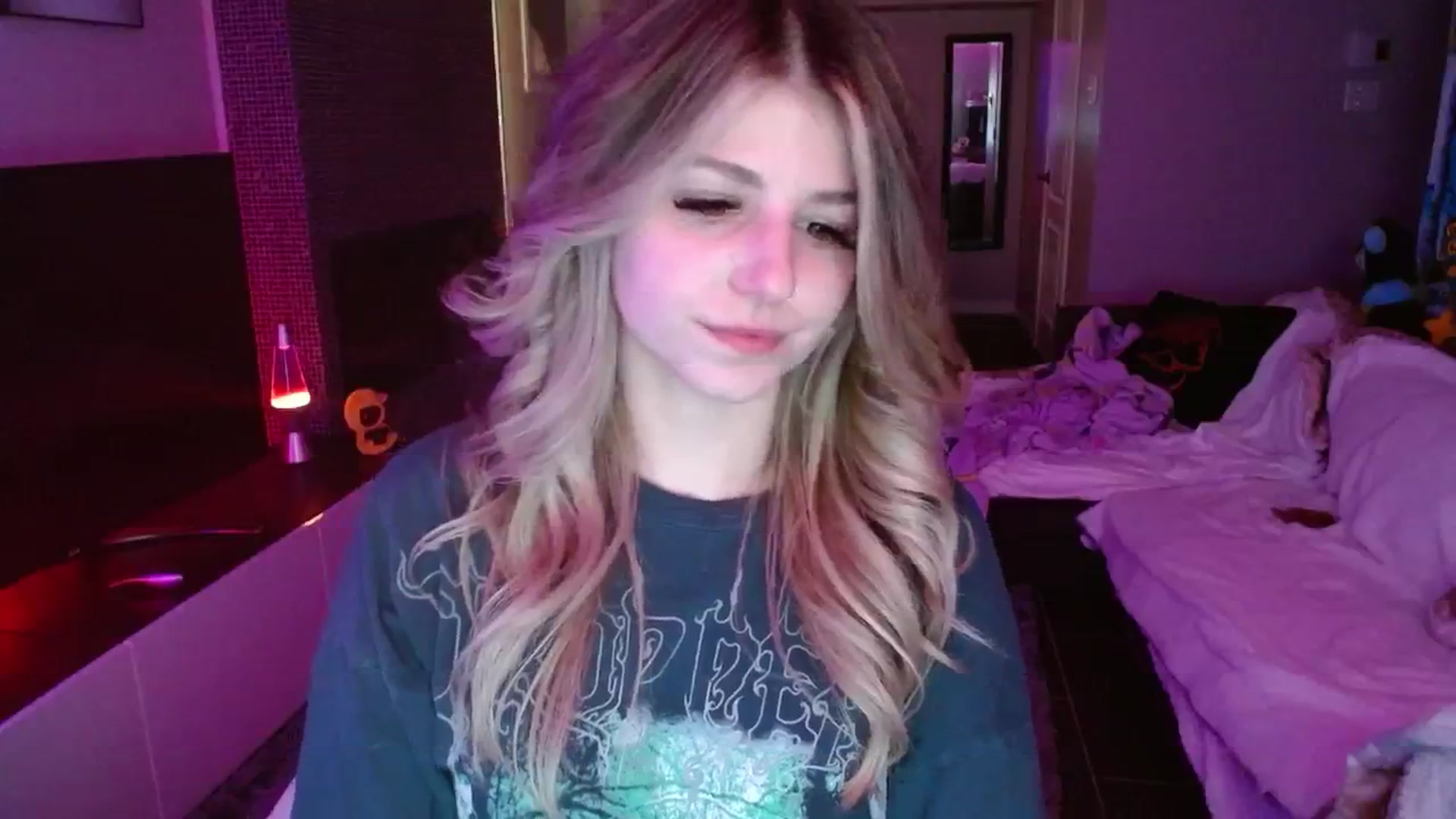 Gallery image thumbnail from Serafina's myfreecams stream on, 09/04/2024, 04:44 image 14 of 20