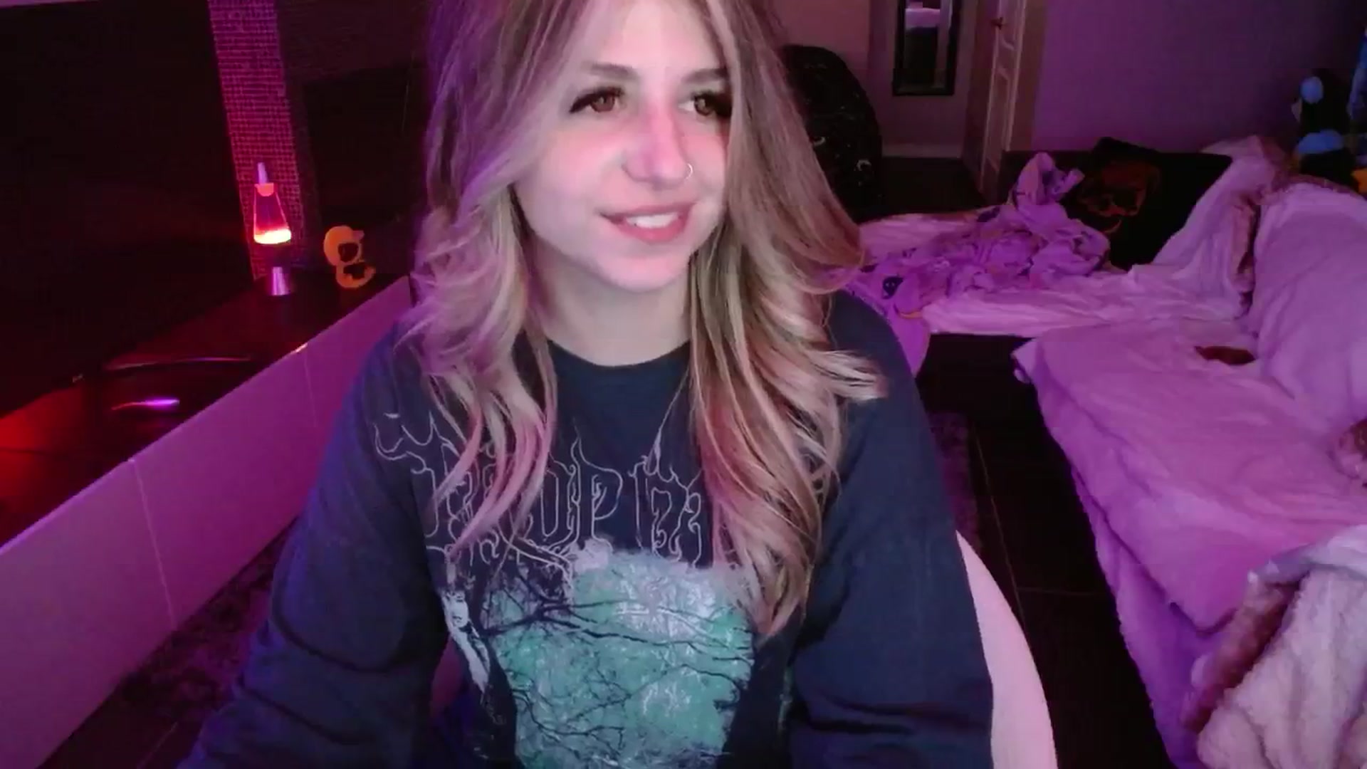 Gallery image thumbnail from Serafina's myfreecams stream on, 09/04/2024, 04:44 image 18 of 20