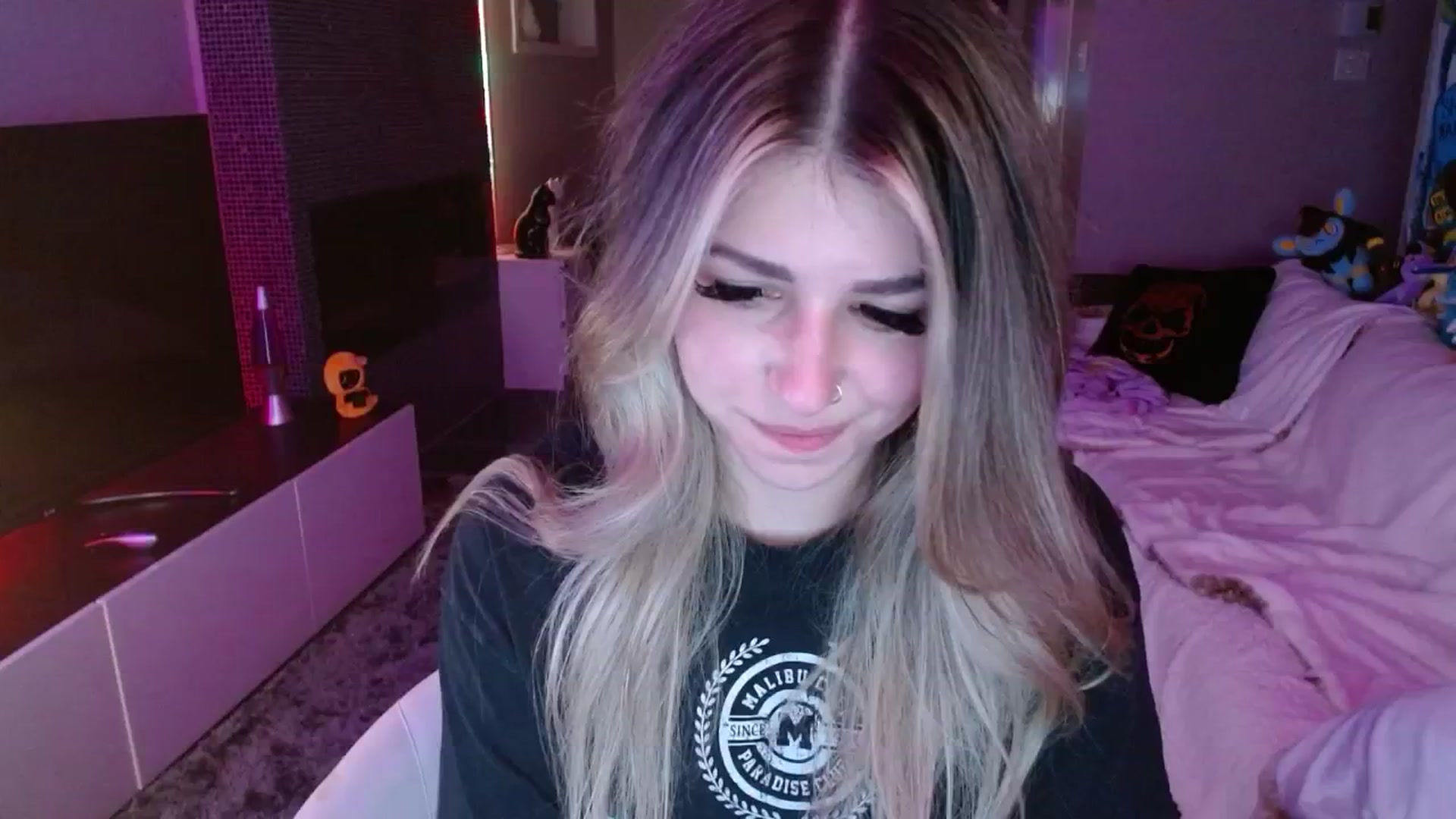 Gallery image thumbnail from Serafina's myfreecams stream on, 09/06/2024, 04:07 image 4 of 20