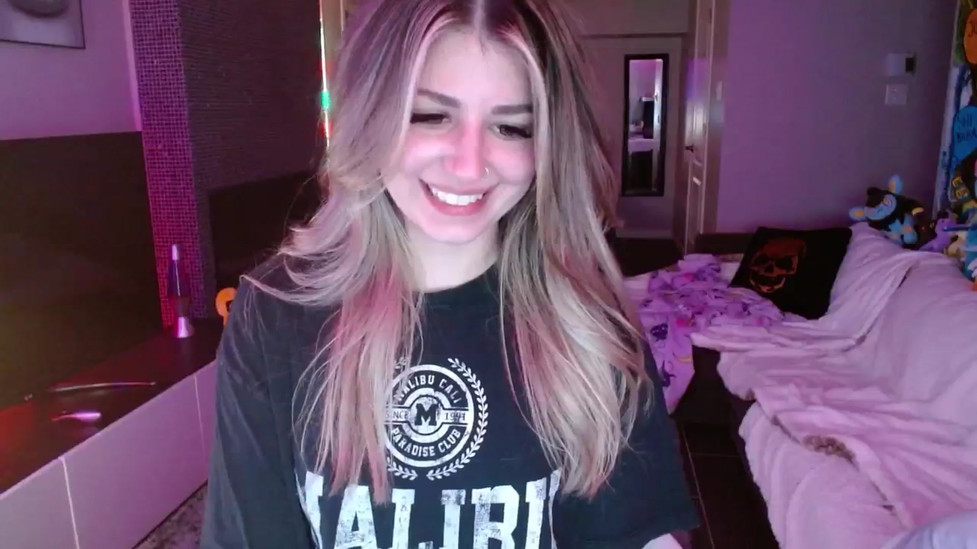 Gallery image thumbnail from Serafina's myfreecams stream on, 09/06/2024, 04:07 image 15 of 20