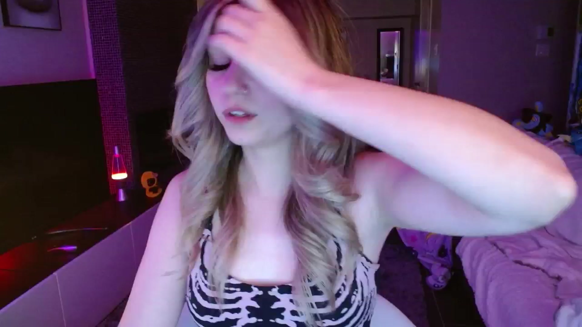 Gallery image thumbnail from Serafina's myfreecams stream on, 09/07/2024, 04:15 image 7 of 20