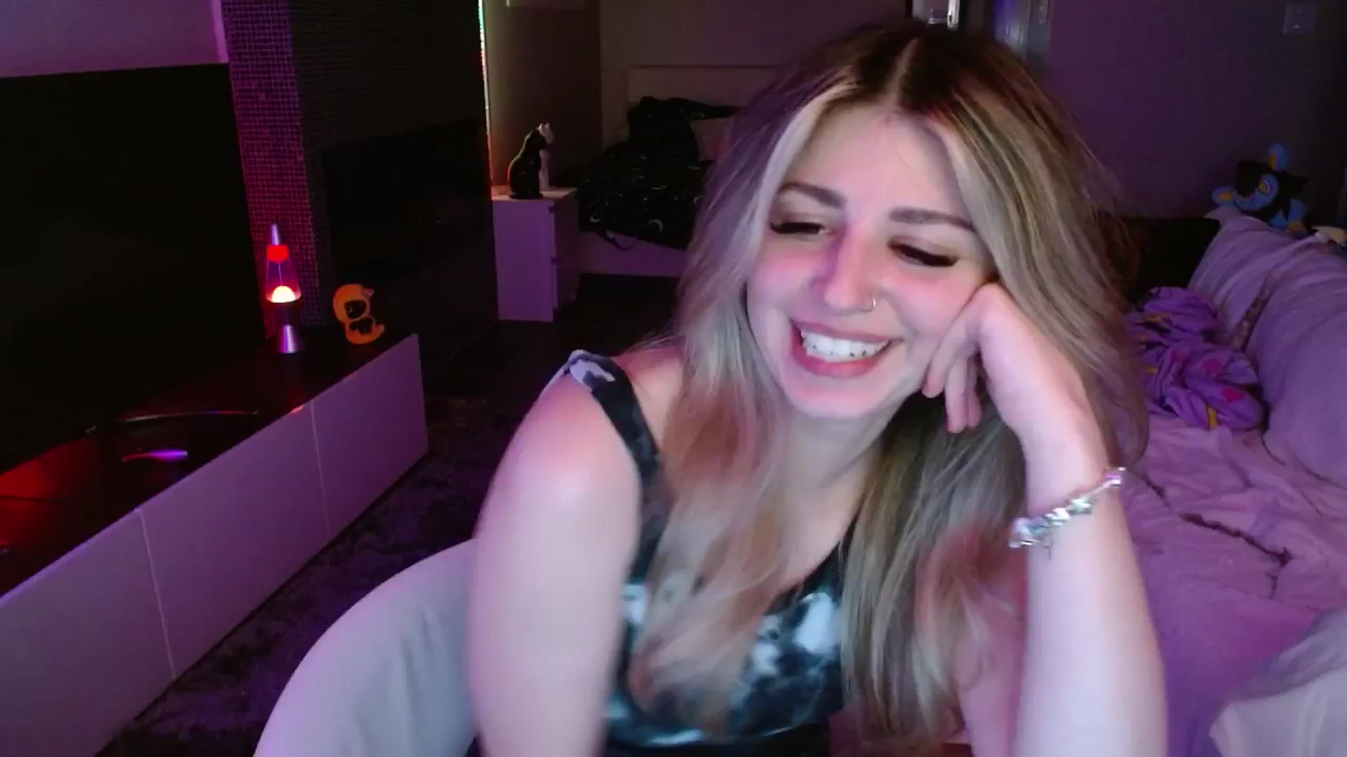 Gallery image thumbnail from Serafina's myfreecams stream on, 09/08/2024, 07:03 image 5 of 20
