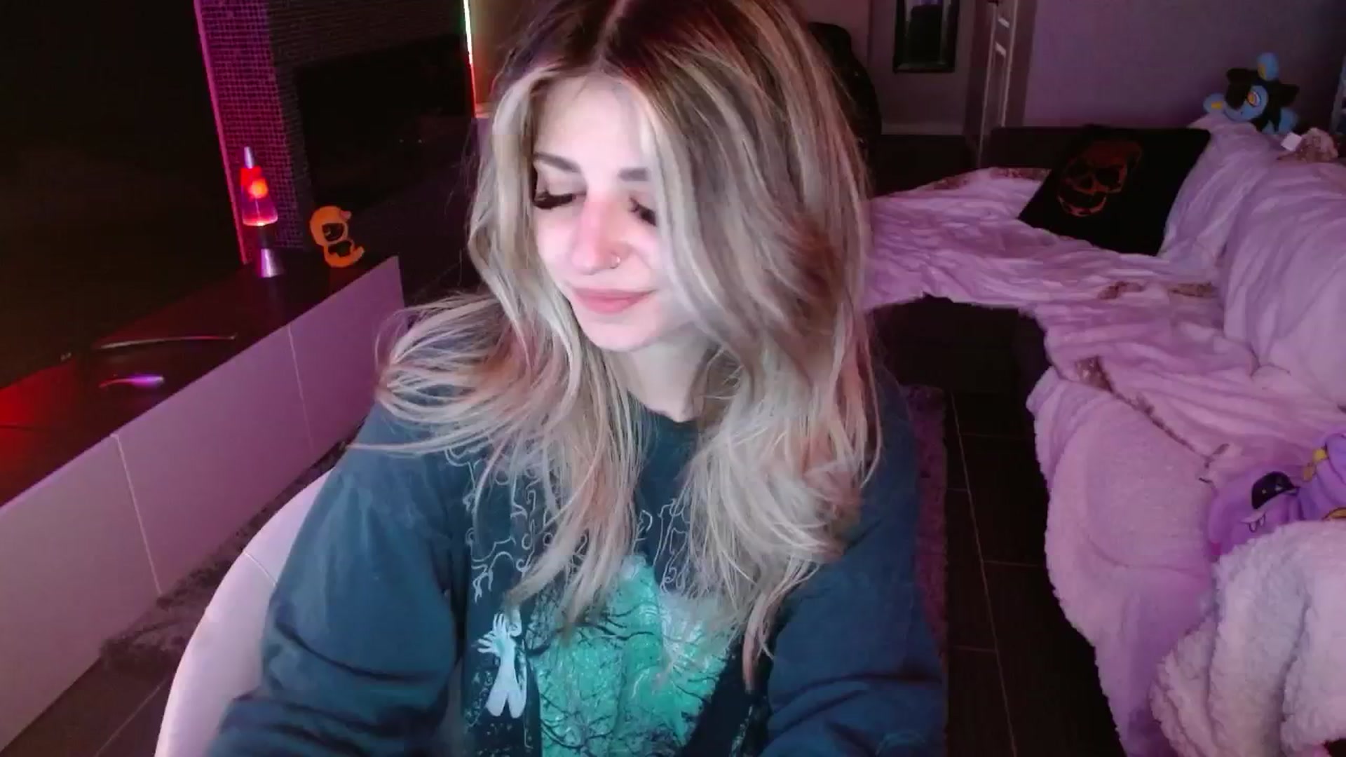 Gallery image thumbnail from Serafina's myfreecams stream on, 09/08/2024, 08:43 image 8 of 20