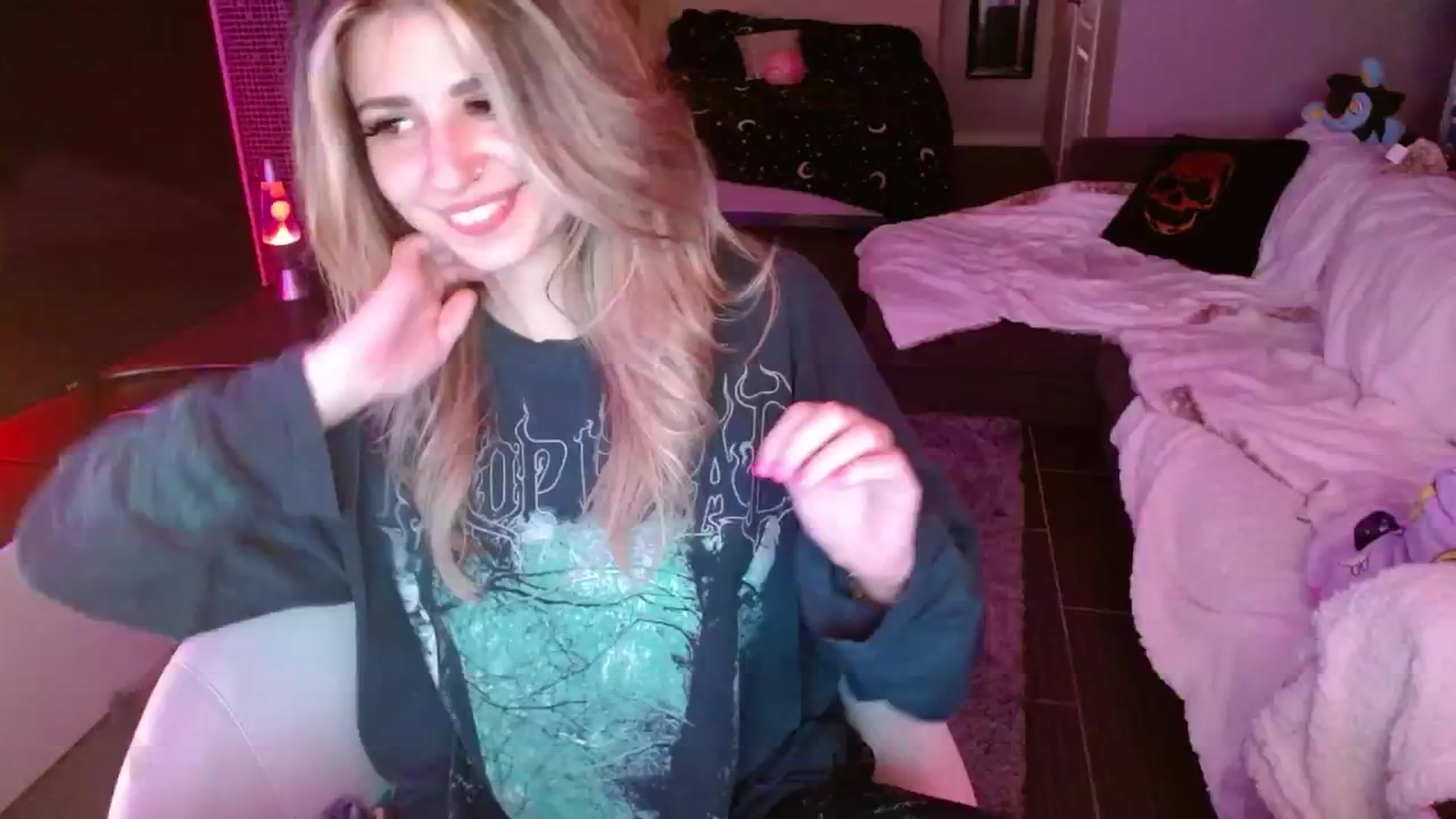Gallery image thumbnail from Serafina's myfreecams stream on, 09/08/2024, 08:43 image 9 of 20