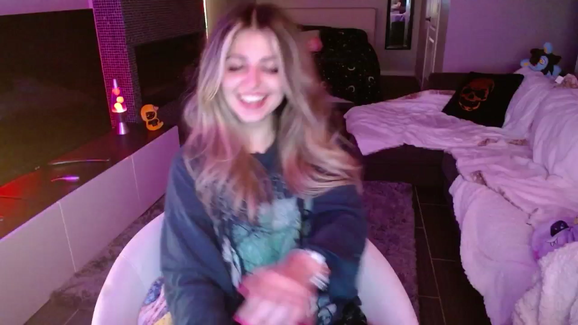 Gallery image thumbnail from Serafina's myfreecams stream on, 09/08/2024, 08:43 image 18 of 20