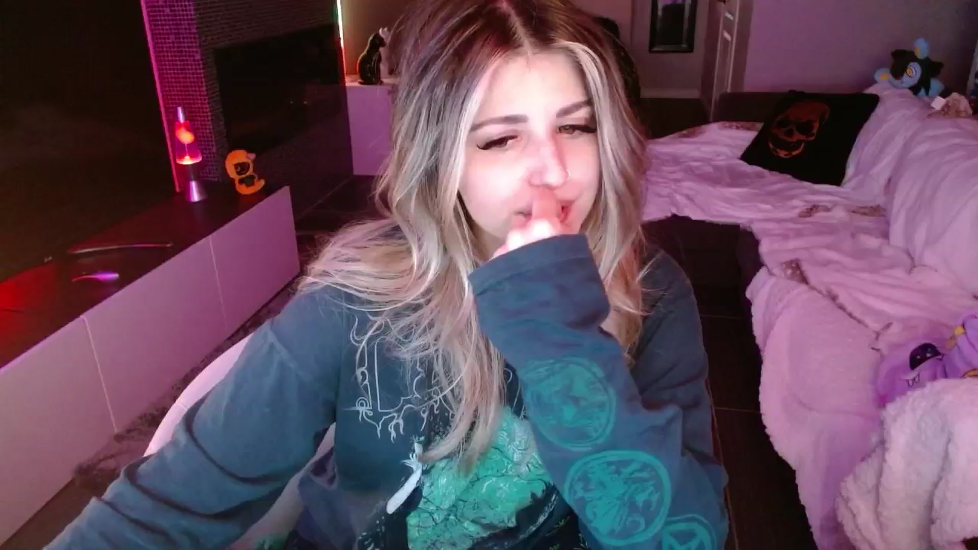 Gallery image thumbnail from Serafina's myfreecams stream on, 09/08/2024, 08:43 image 7 of 20