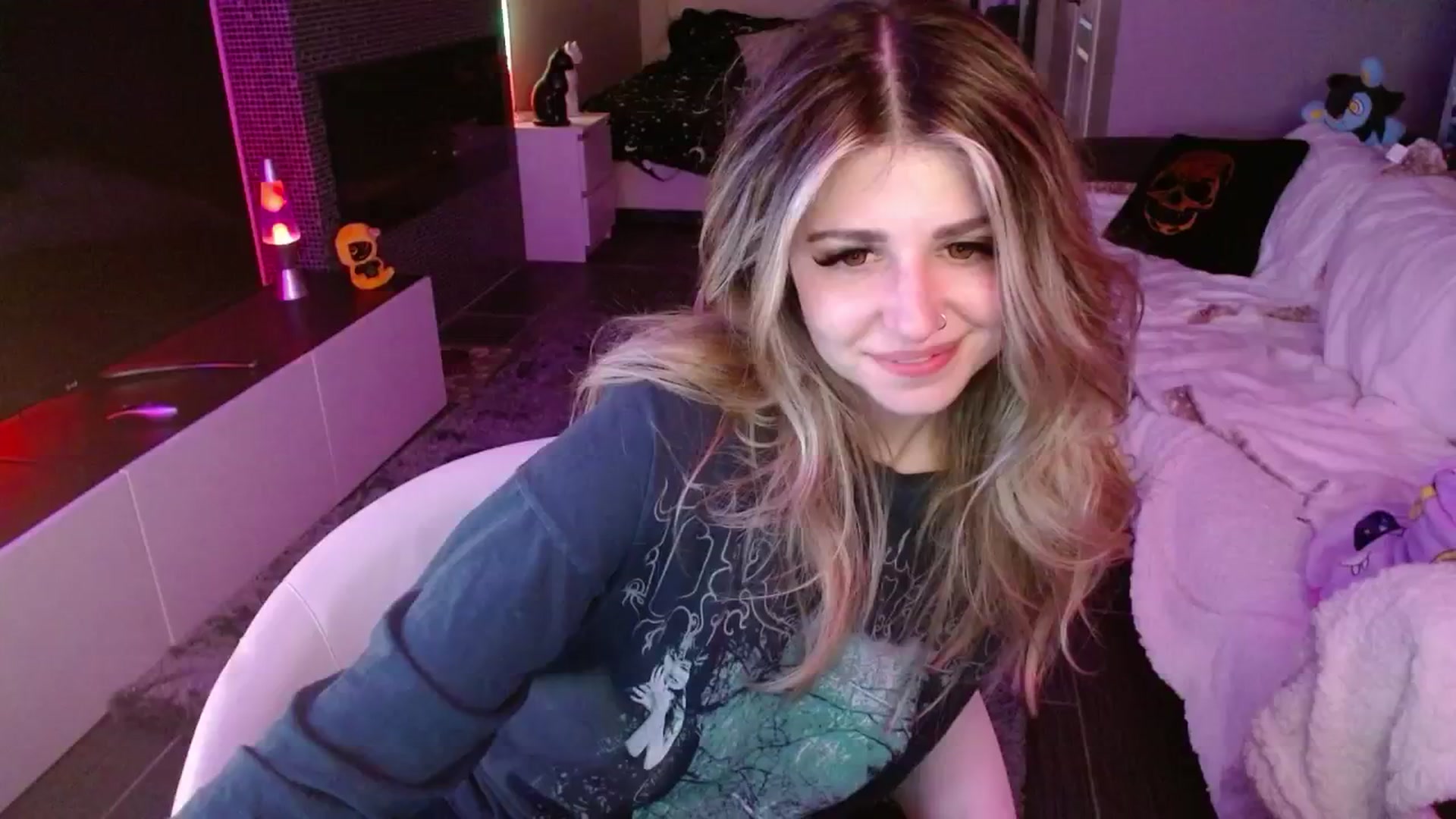 Gallery image thumbnail from Serafina's myfreecams stream on, 09/08/2024, 08:43 image 6 of 20