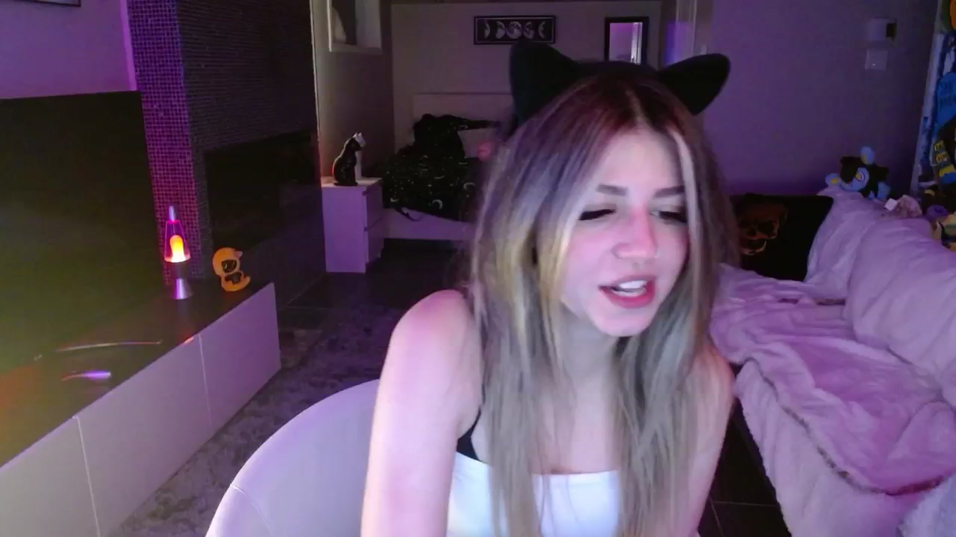 Gallery image thumbnail from Serafina's myfreecams stream on, 09/11/2024, 05:42 image 9 of 20