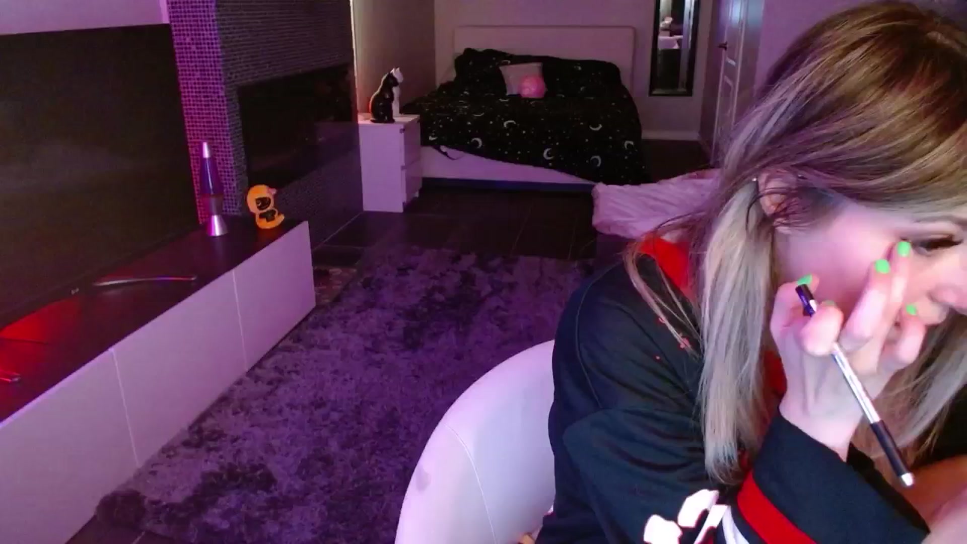 Gallery image thumbnail from Serafina's myfreecams stream on, 09/14/2024, 03:41 image 2 of 20