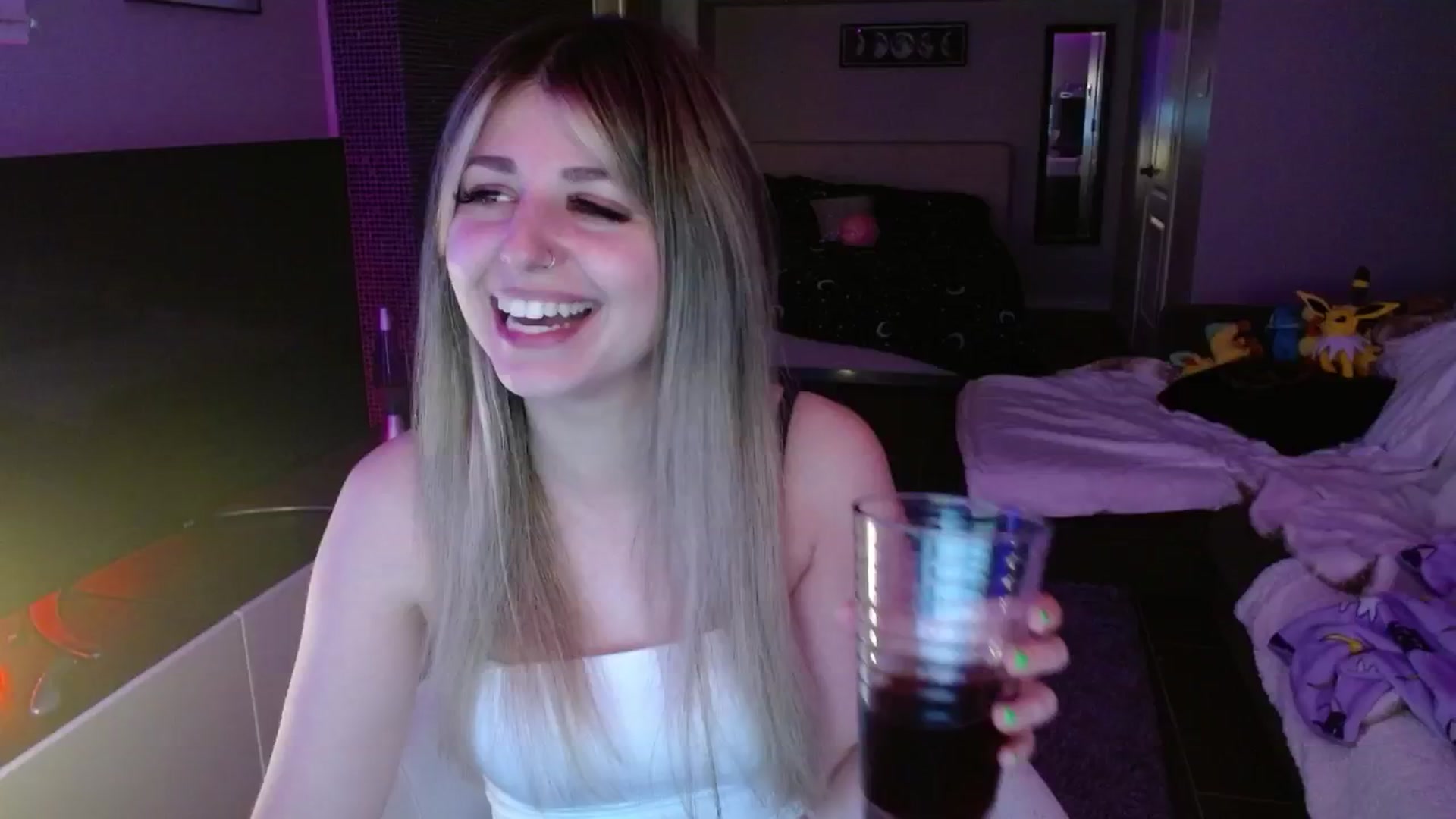 Gallery image thumbnail from Serafina's myfreecams stream on, 09/16/2024, 06:55 image 1 of 20