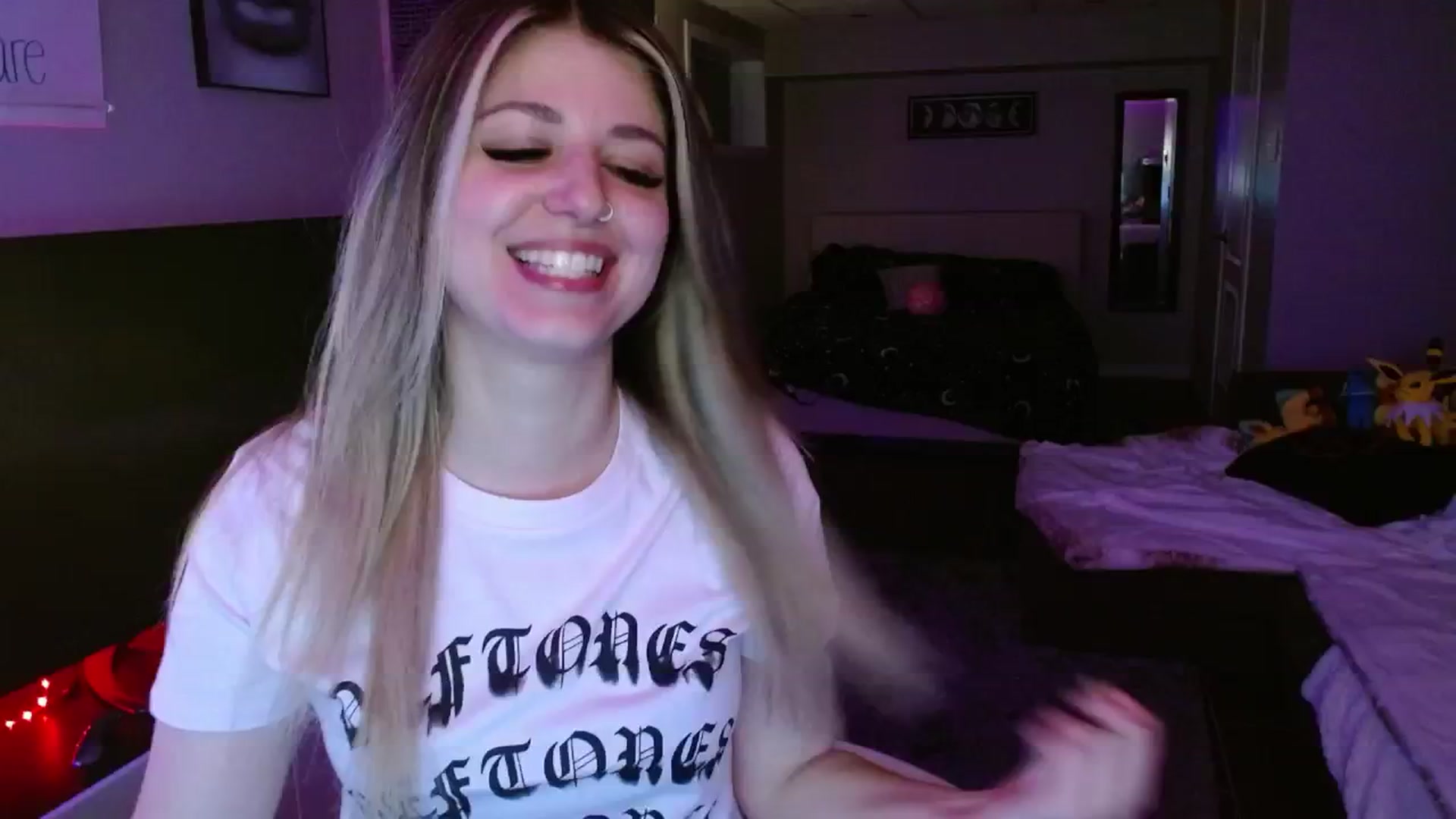 Gallery image thumbnail from Serafina's myfreecams stream on, 09/19/2024, 02:40 image 6 of 20