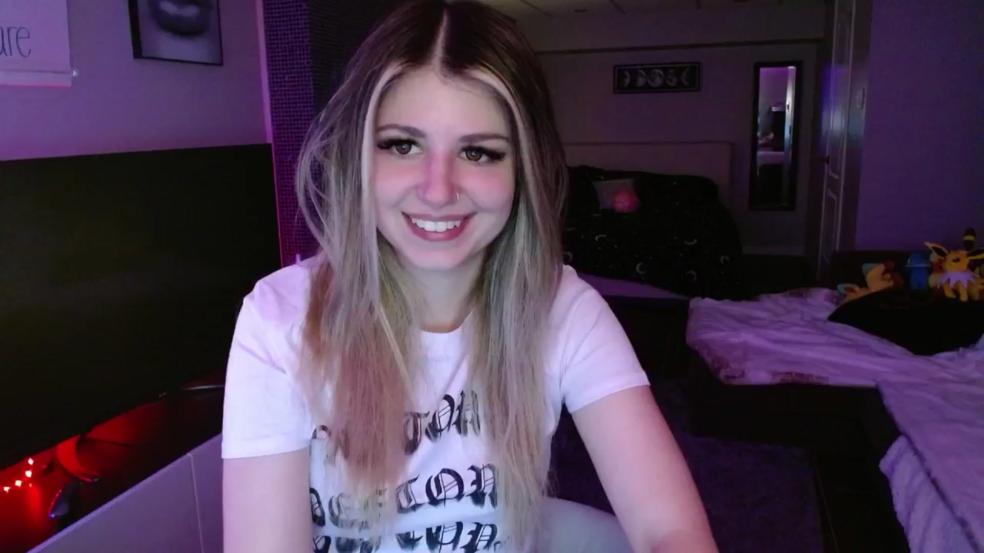 Gallery image thumbnail from Serafina's myfreecams stream on, 09/19/2024, 02:40 image 4 of 20