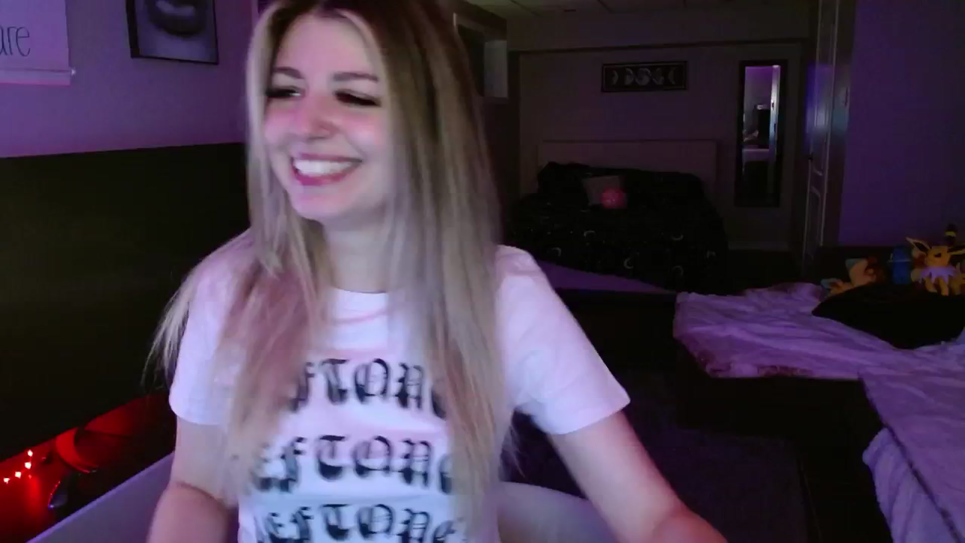Gallery image thumbnail from Serafina's myfreecams stream on, 09/19/2024, 02:40 image 1 of 20
