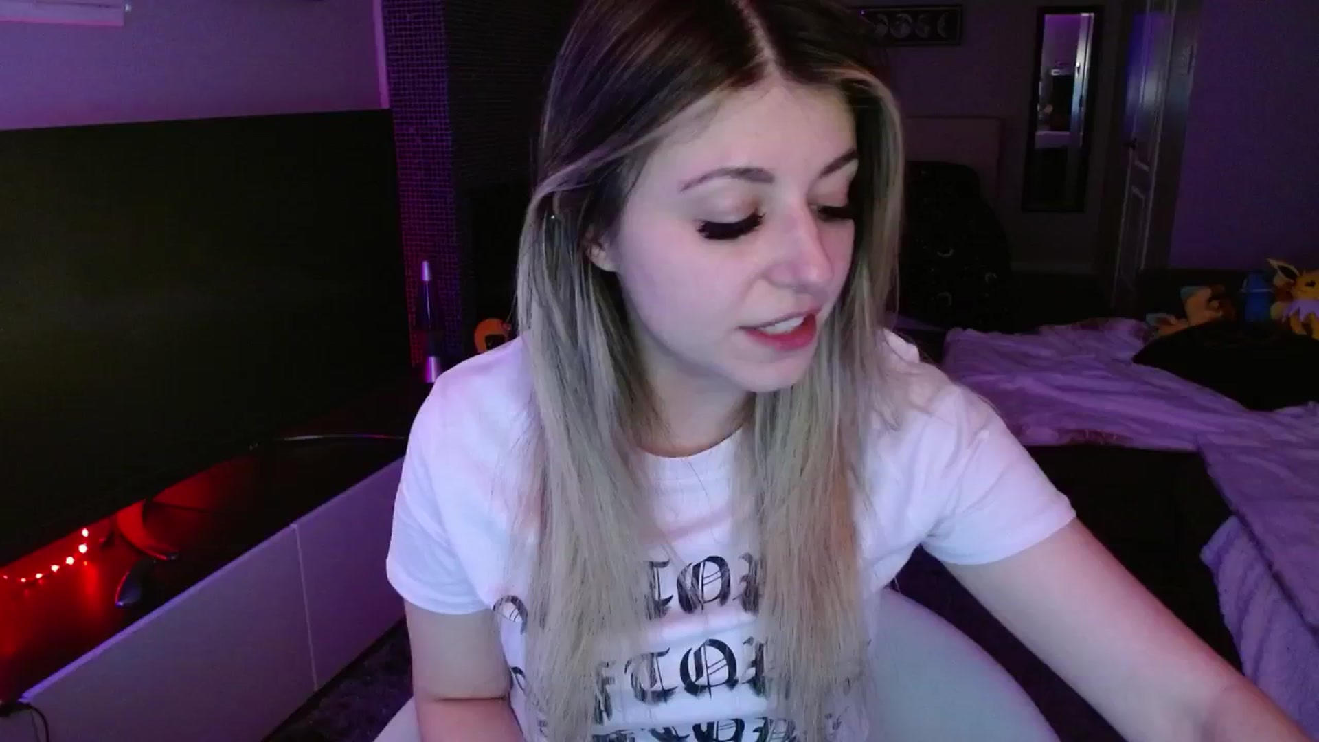 Gallery image thumbnail from Serafina's myfreecams stream on, 09/19/2024, 03:54 image 8 of 20