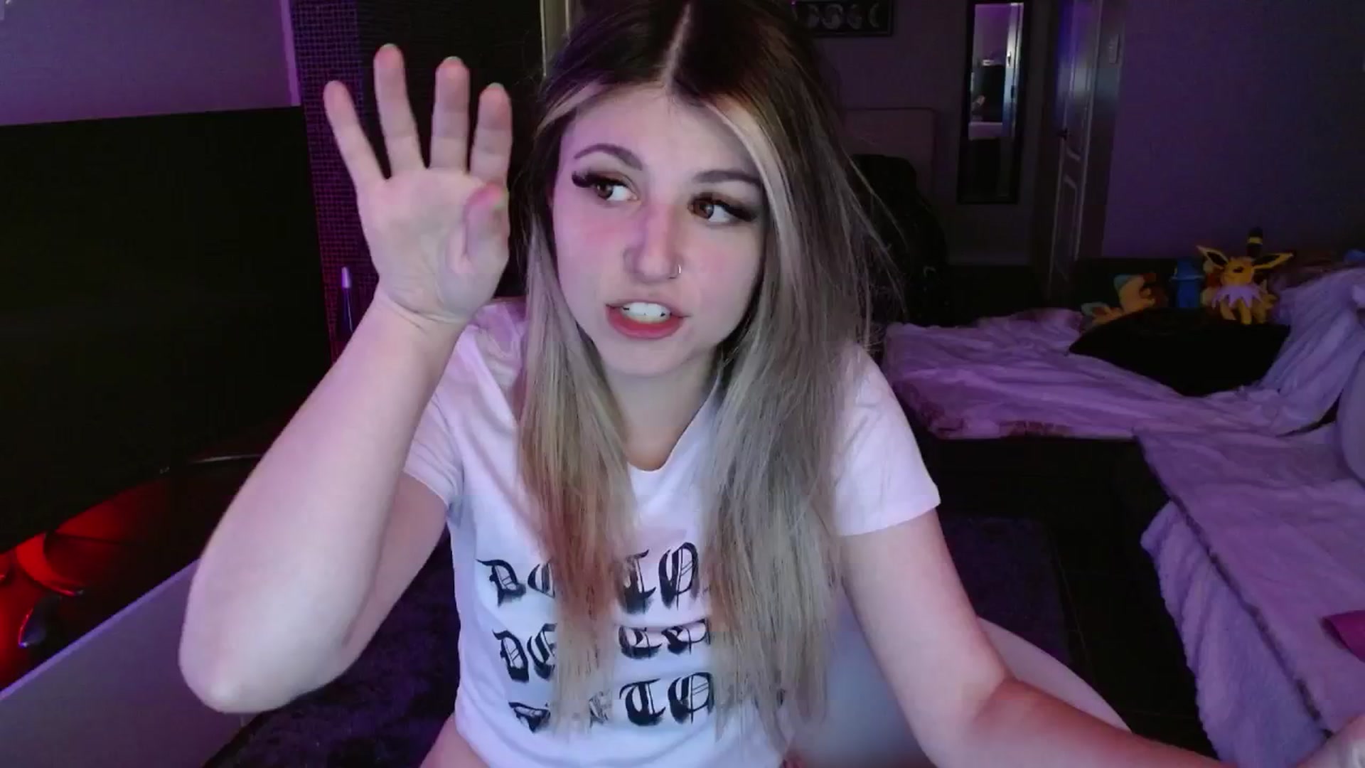 Gallery image thumbnail from Serafina's myfreecams stream on, 09/19/2024, 03:54 image 20 of 20