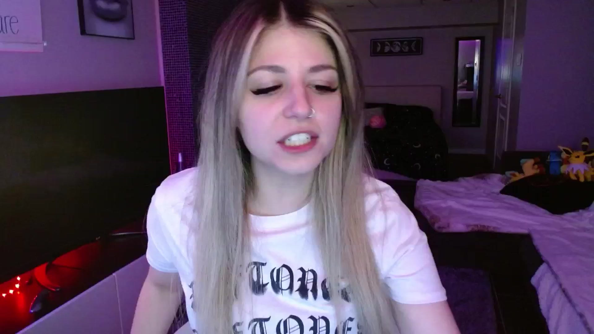 Gallery image thumbnail from Serafina's myfreecams stream on, 09/19/2024, 03:54 image 3 of 20