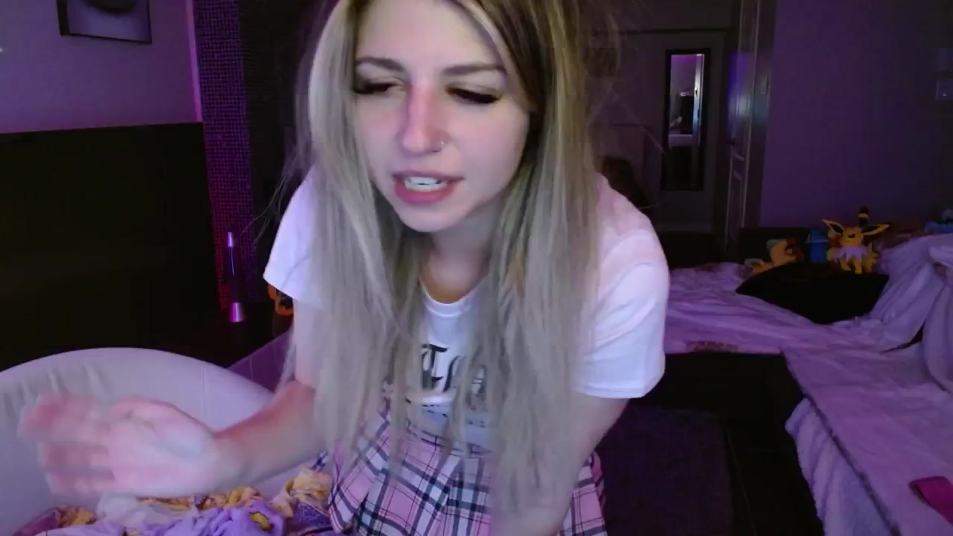 Gallery image thumbnail from Serafina's myfreecams stream on, 09/19/2024, 05:52 image 7 of 20