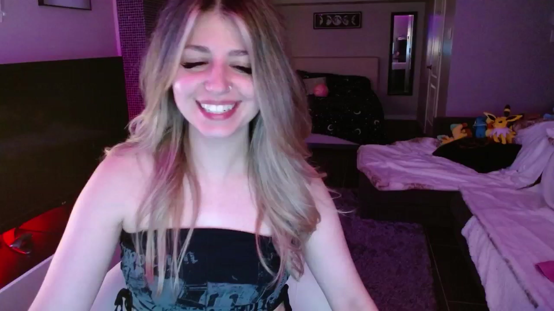 Gallery image thumbnail from Serafina's myfreecams stream on, 09/21/2024, 03:55 image 8 of 20