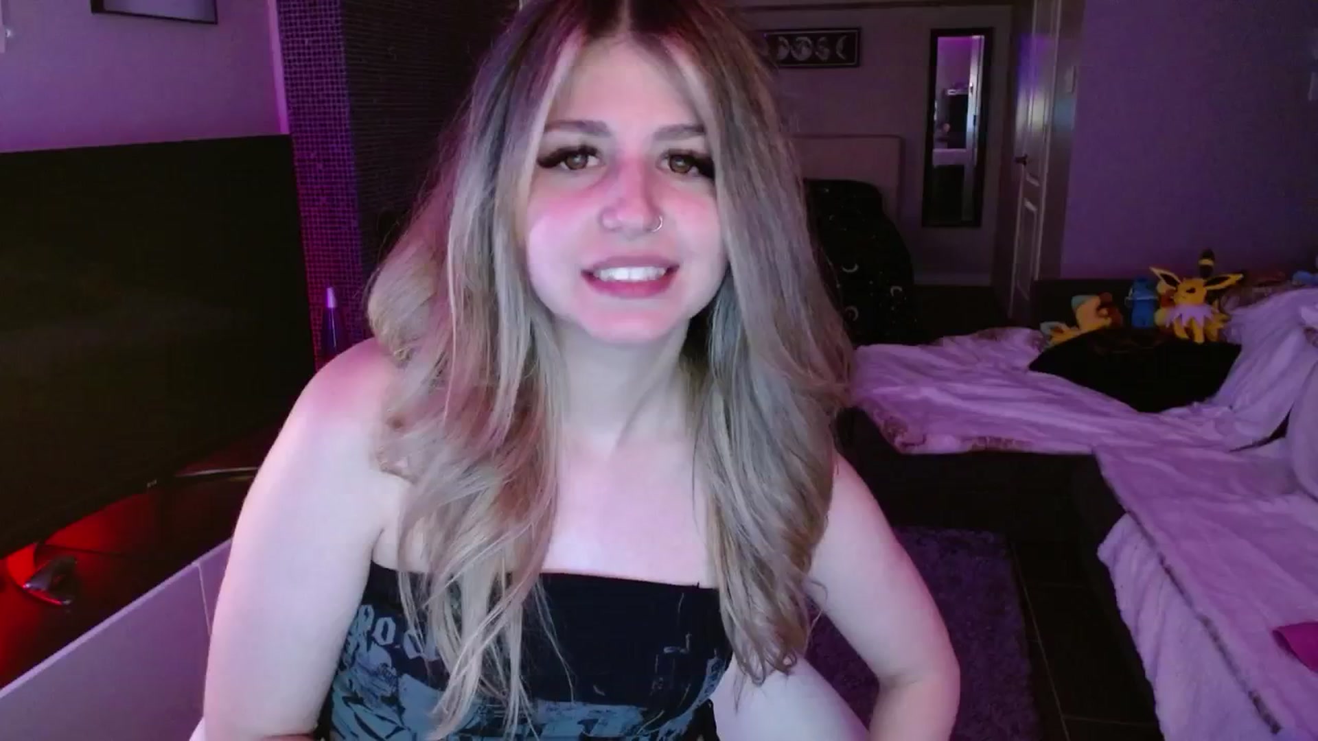 Gallery image thumbnail from Serafina's myfreecams stream on, 09/21/2024, 03:55 image 3 of 20