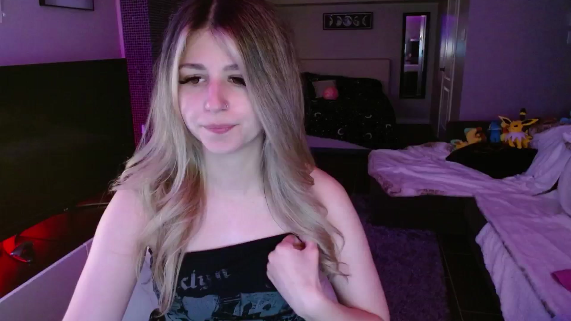 Gallery image thumbnail from Serafina's myfreecams stream on, 09/21/2024, 03:55 image 15 of 20