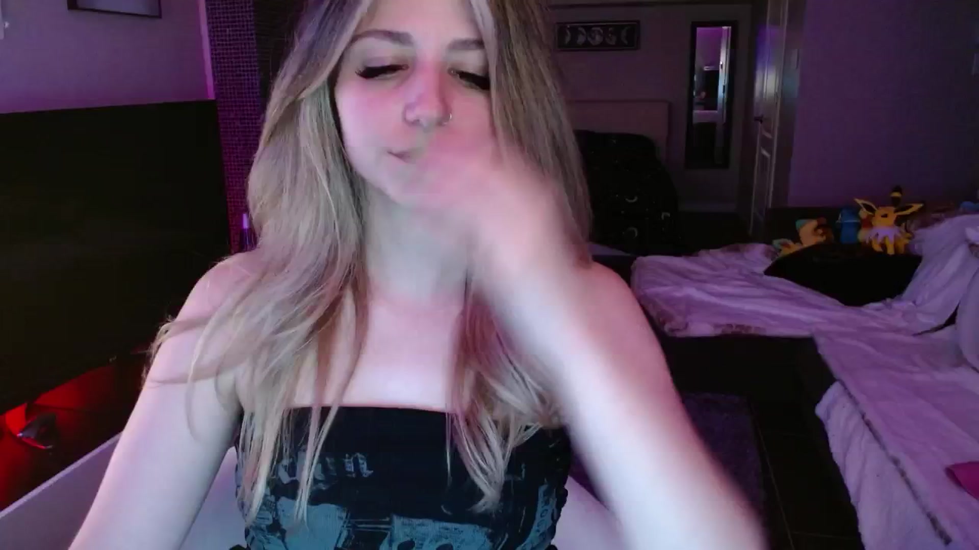 Gallery image thumbnail from Serafina's myfreecams stream on, 09/21/2024, 03:55 image 10 of 20